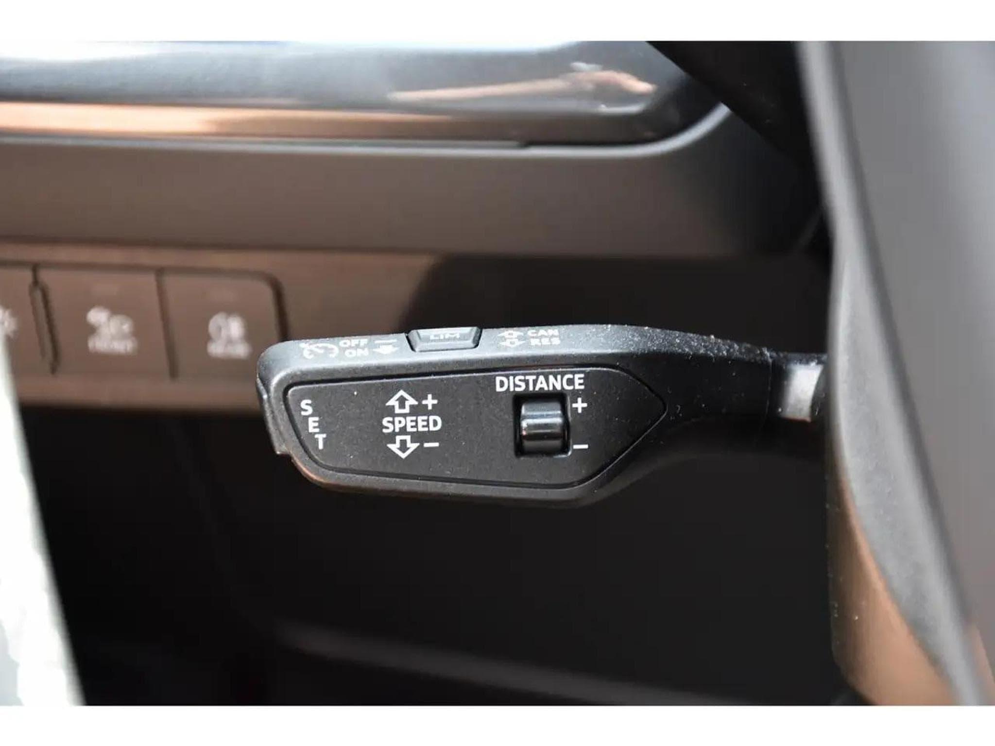 Audi e-tron (2024) - Foto 23