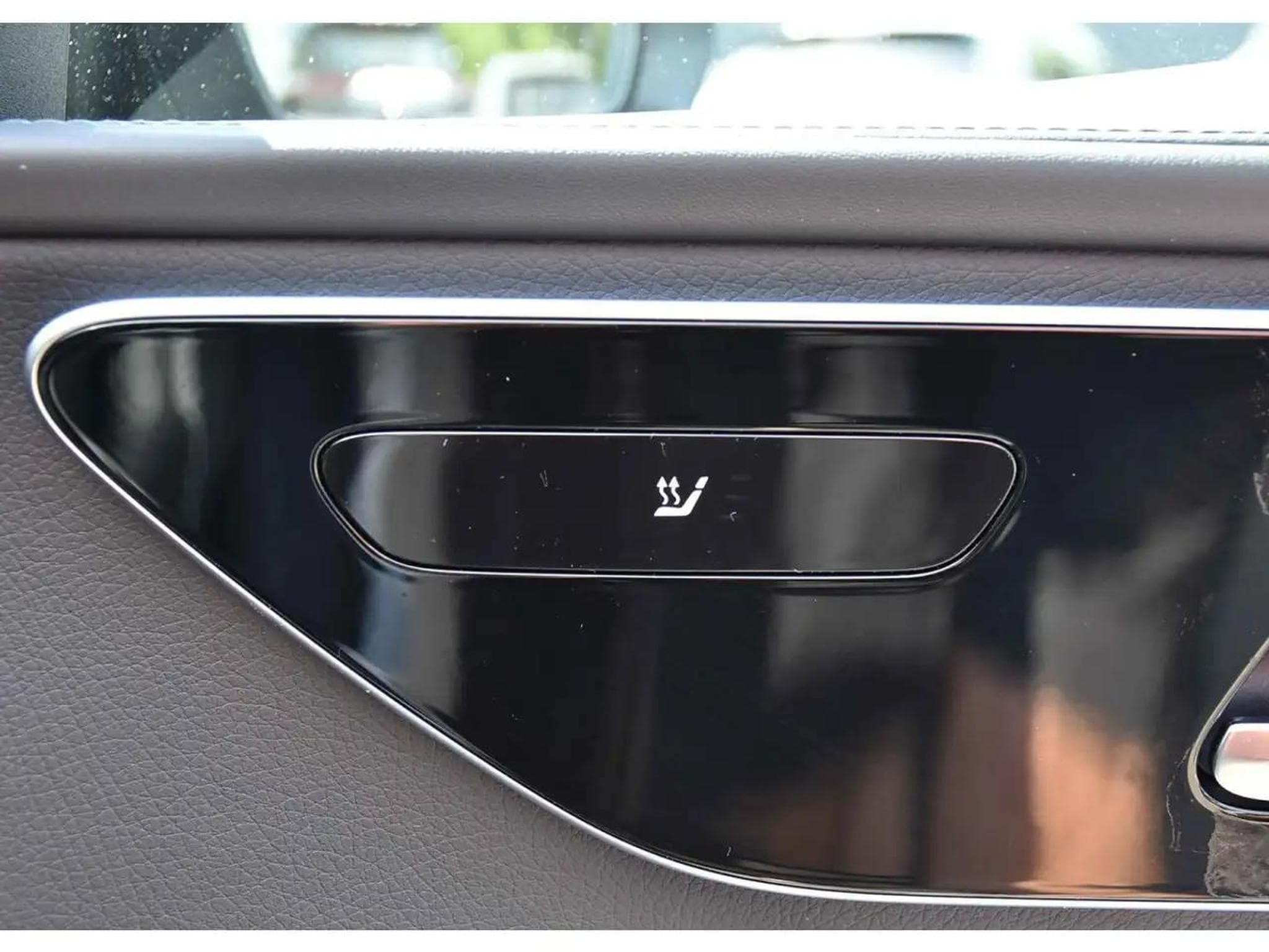 Mercedes C 200 (2025) - Photo 23