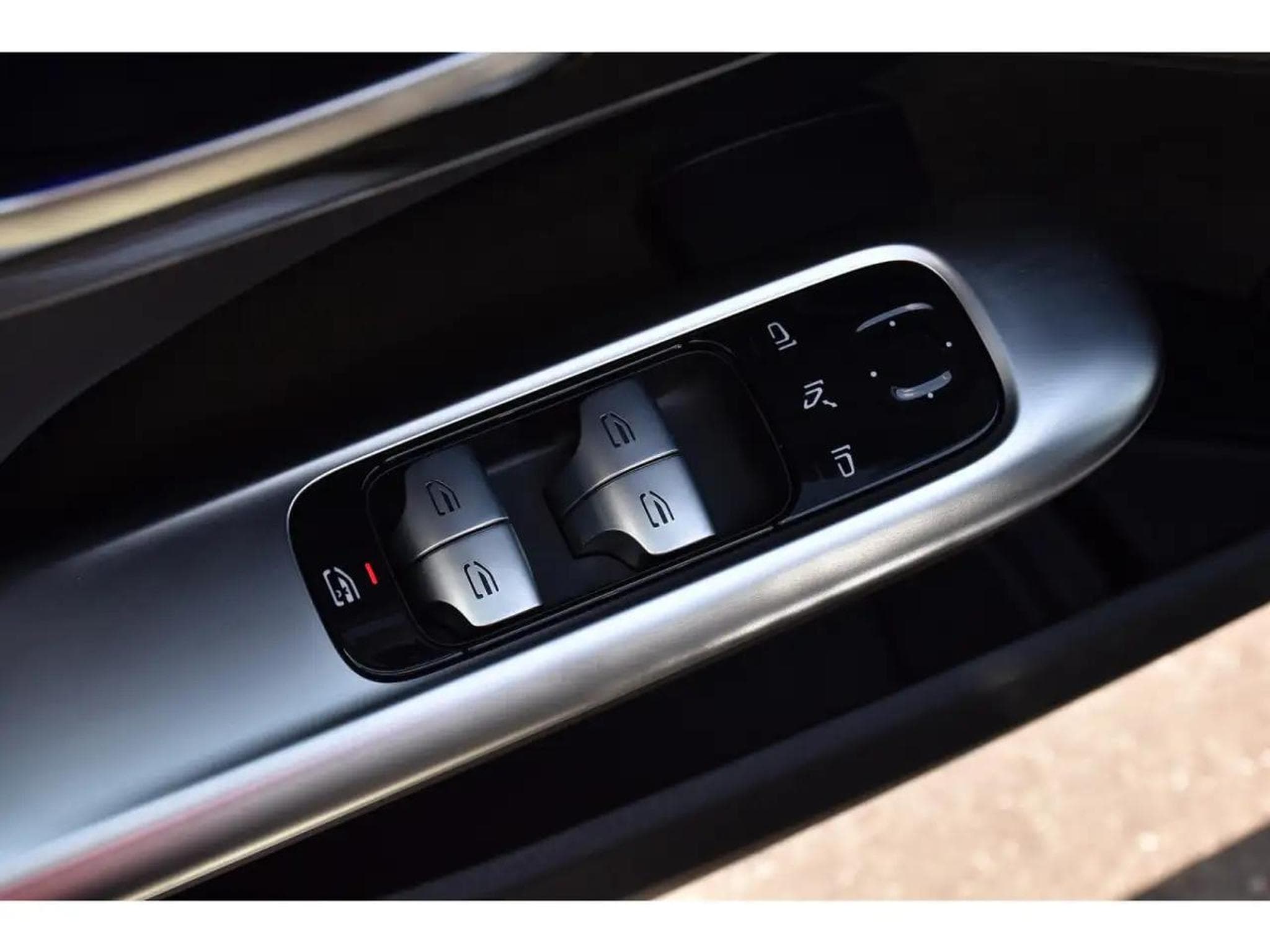 Mercedes C 200 (2025) - Photo 24