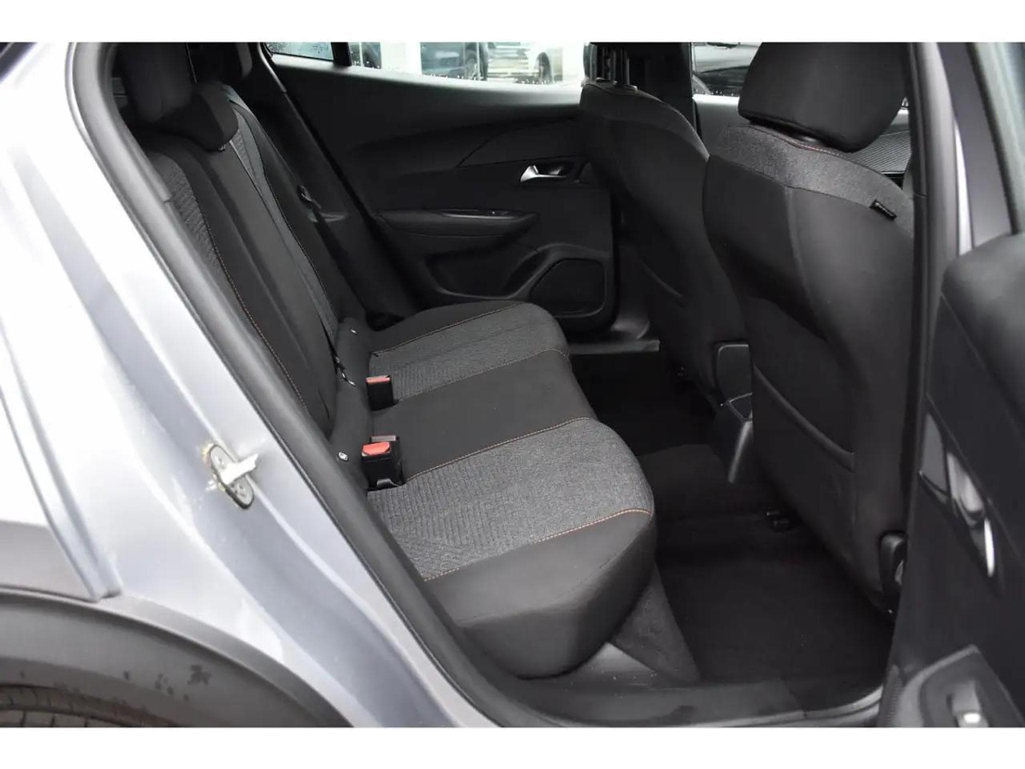 Peugeot 2008 (2025) - Foto 8