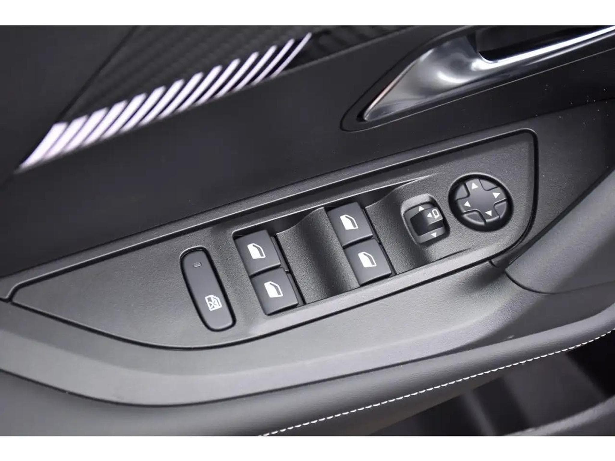 Peugeot 2008 (2025) - Foto 23