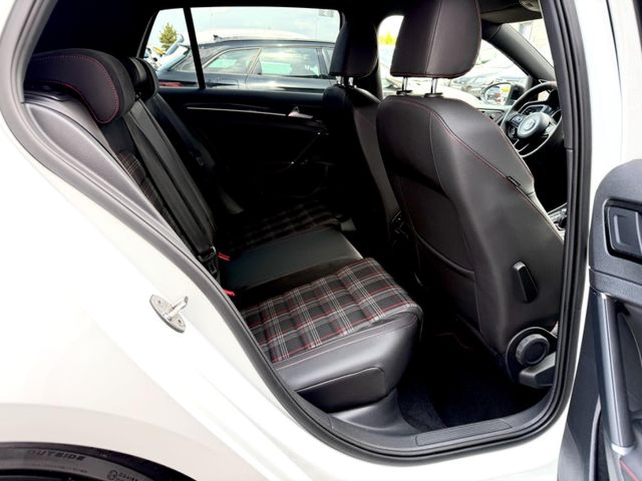 VW Golf Golf VII GTI Performance *DYNAUDIO*SPORTAUSPUFF* (2014) - Photo 12