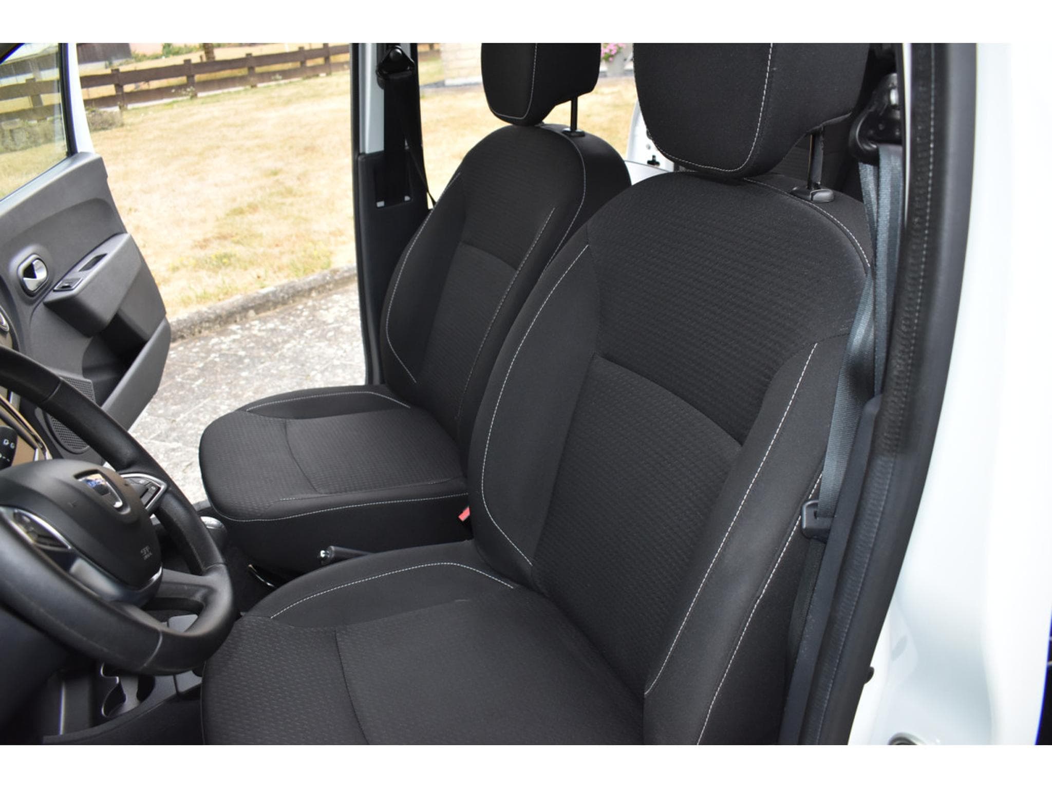 Dacia Dokker 1,5 DCi Confort Airco 5 places (2020) - Photo 14