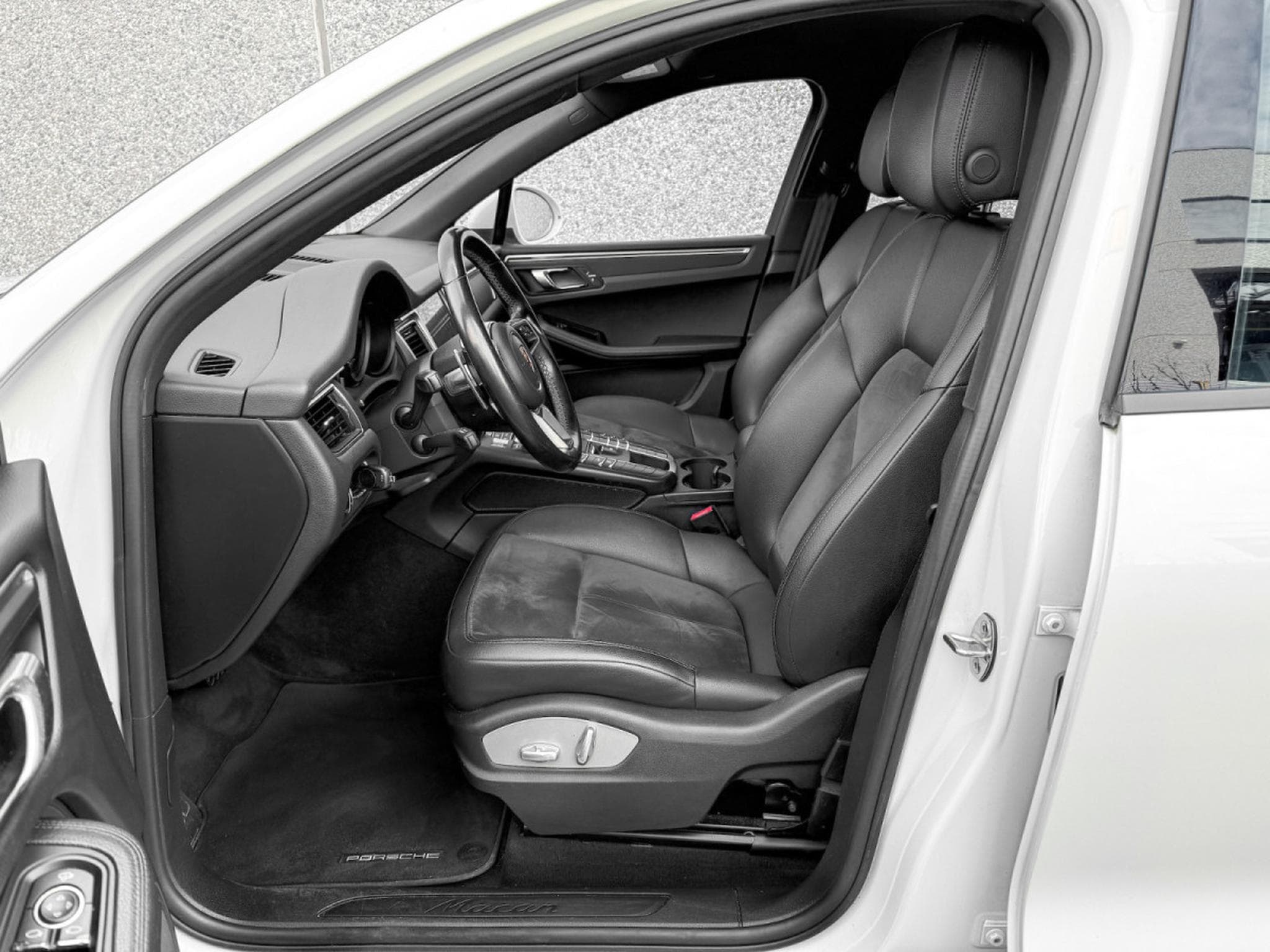 Porsche Macan Macan/Camera/18/Bi-Xenon/(PDLS)/Alcantara (2017) - Photo 5