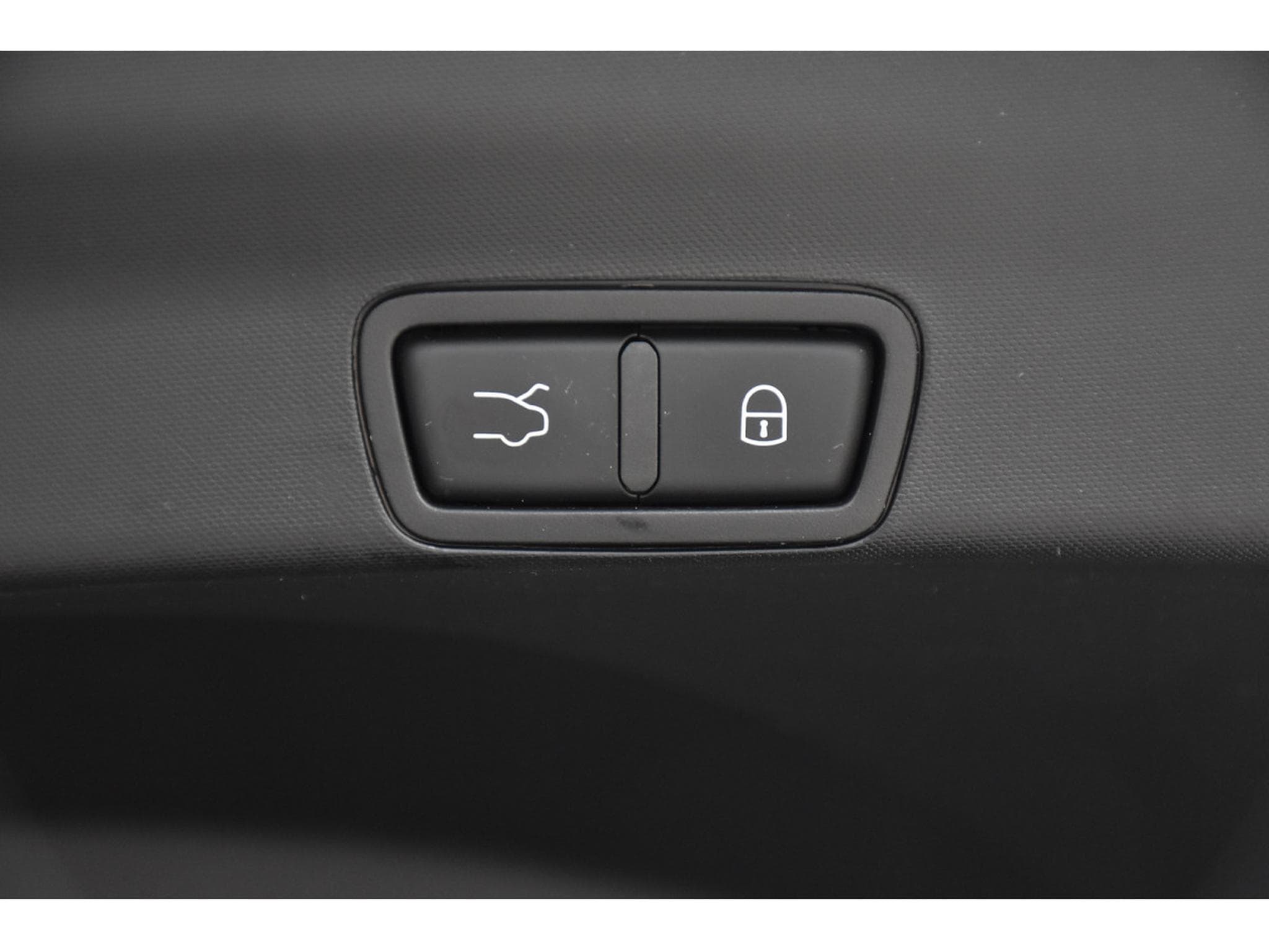 Alfa-Romeo Stelvio 2.0T Q4 Sprint TO CUIR MEMO ACC SIDE LANE GPS CAM 1° MAIN (2020) - Photo 24
