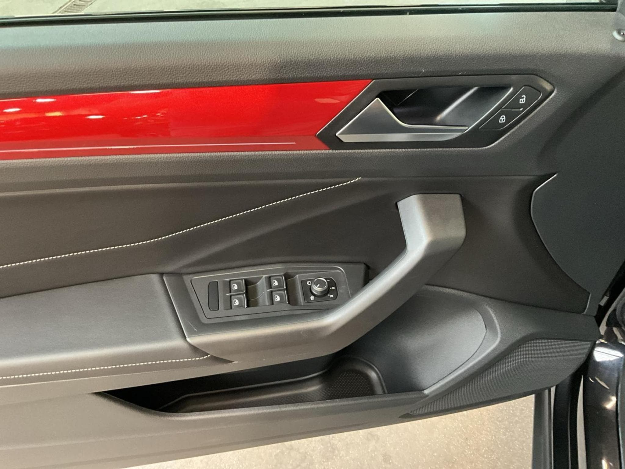 VW T-Roc Cabrio+R-line+DSG+Led+BeatsAudio+Navi (2023) - Photo 14