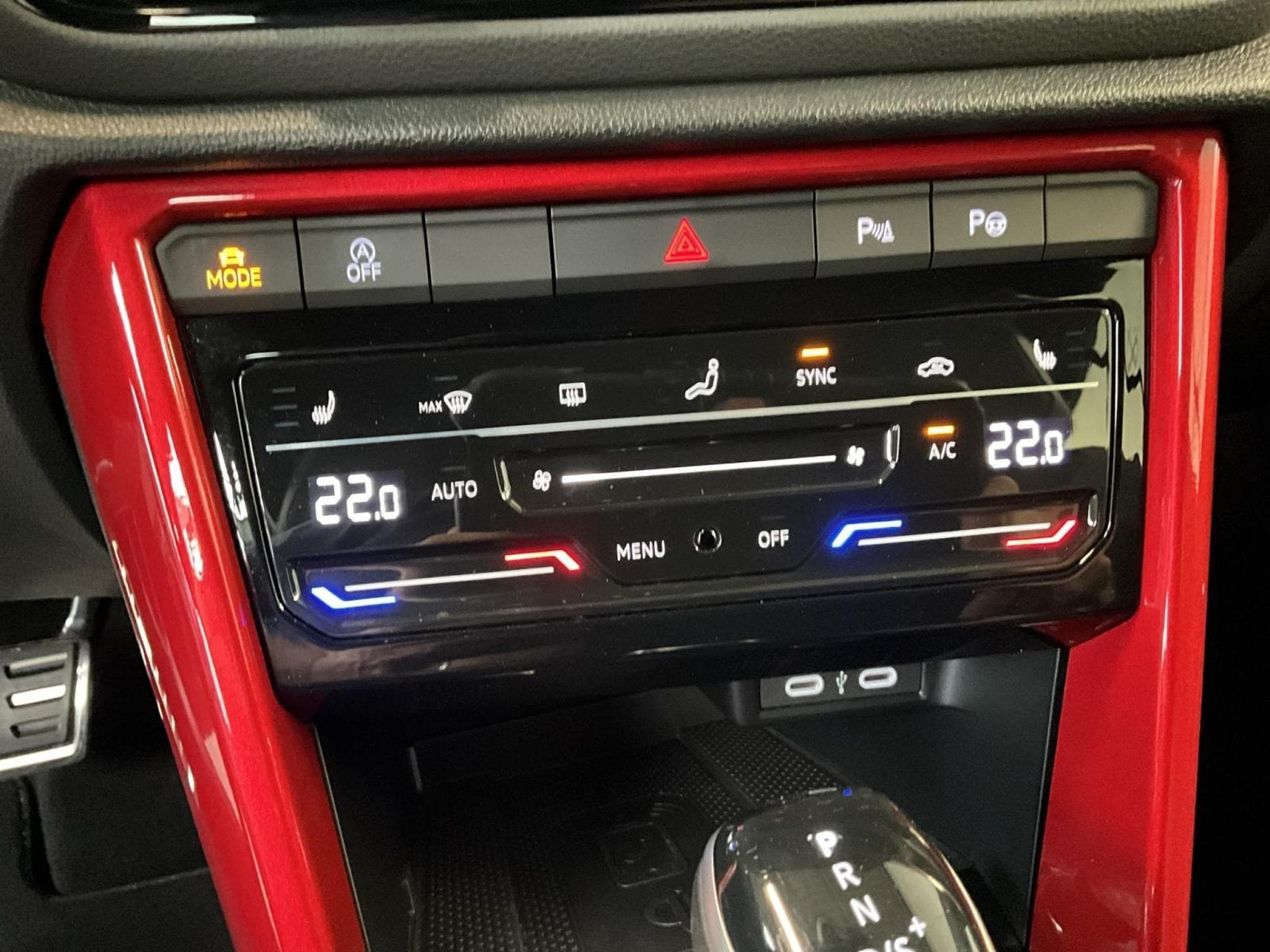 VW T-Roc Cabrio+R-line+DSG+Led+BeatsAudio+Navi (2023) - Photo 19