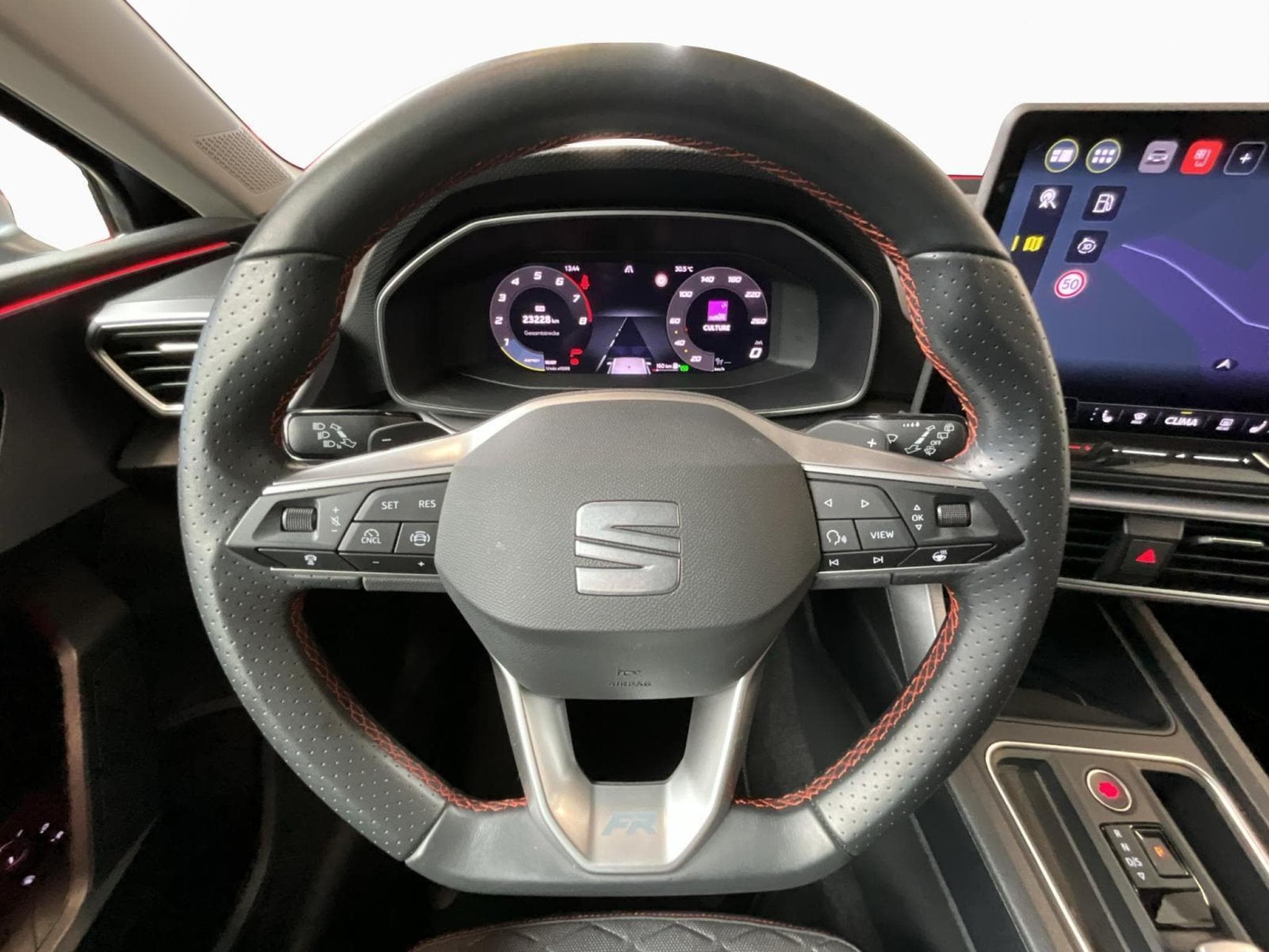 Seat Leon FR+DSG+Matrix-LED+P.Safe-DriveL+P.Vision+Navi (2025) - Photo 10
