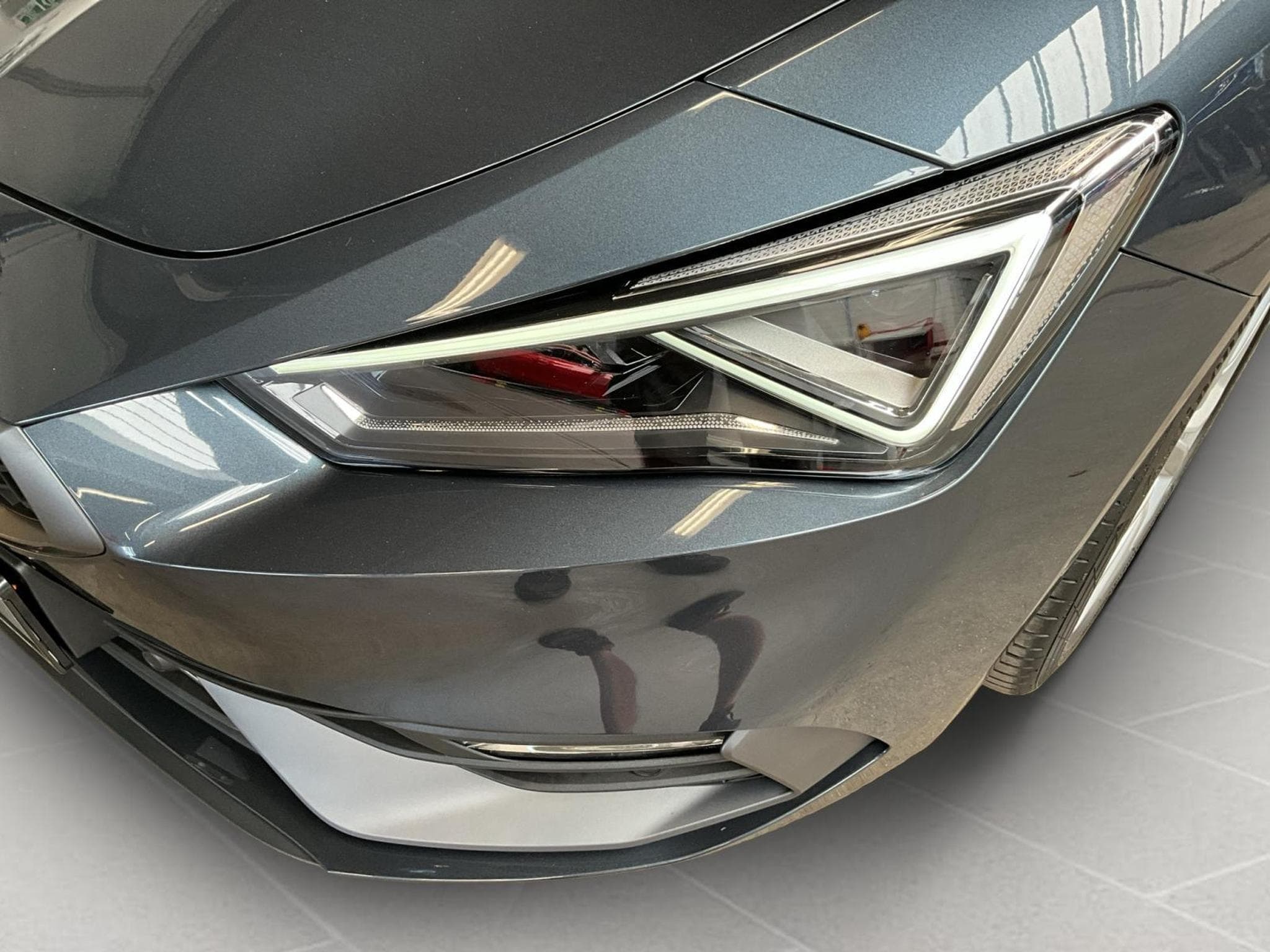 Seat Leon FR+DSG+Matrix-LED+P.Safe-DriveL+P.Vision+Navi (2025) - Photo 17