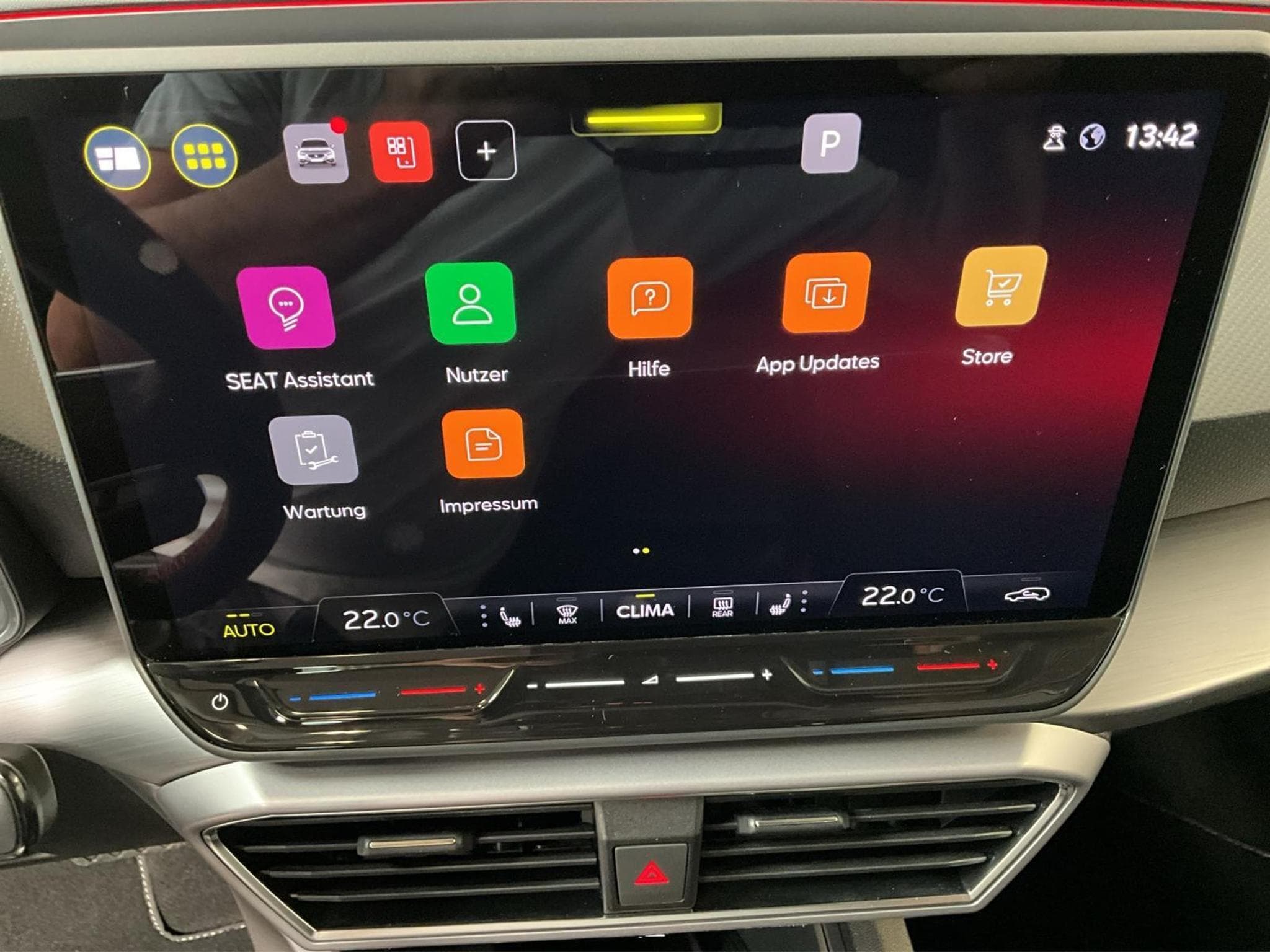 Seat Leon FR+DSG+Matrix-LED+P.Safe-DriveL+P.Vision+Navi (2025) - Photo 18