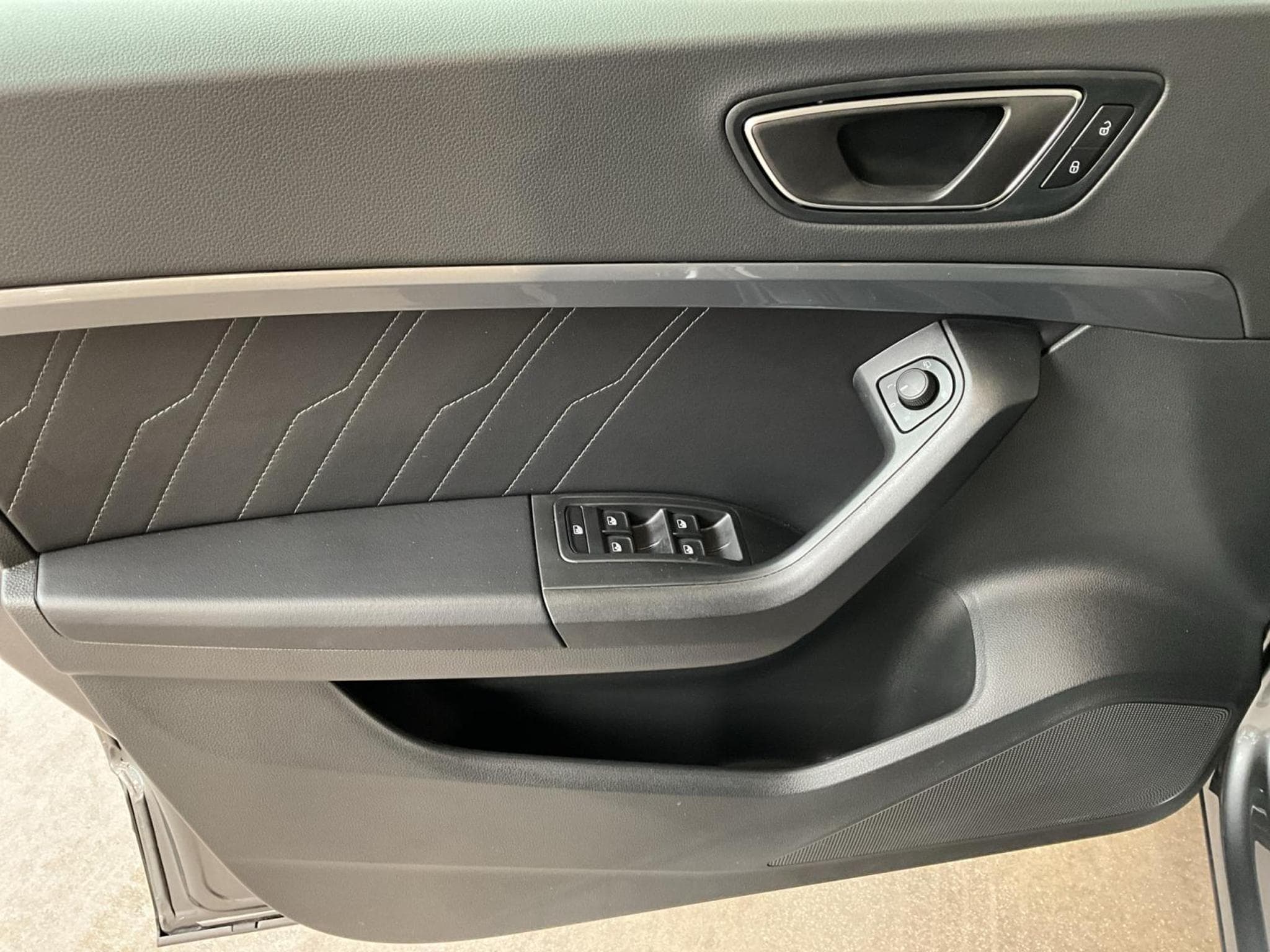 Seat Ateca Style+DSG+Park-Assist+P.Dynamica+Led+Navi (2025) - Photo 12