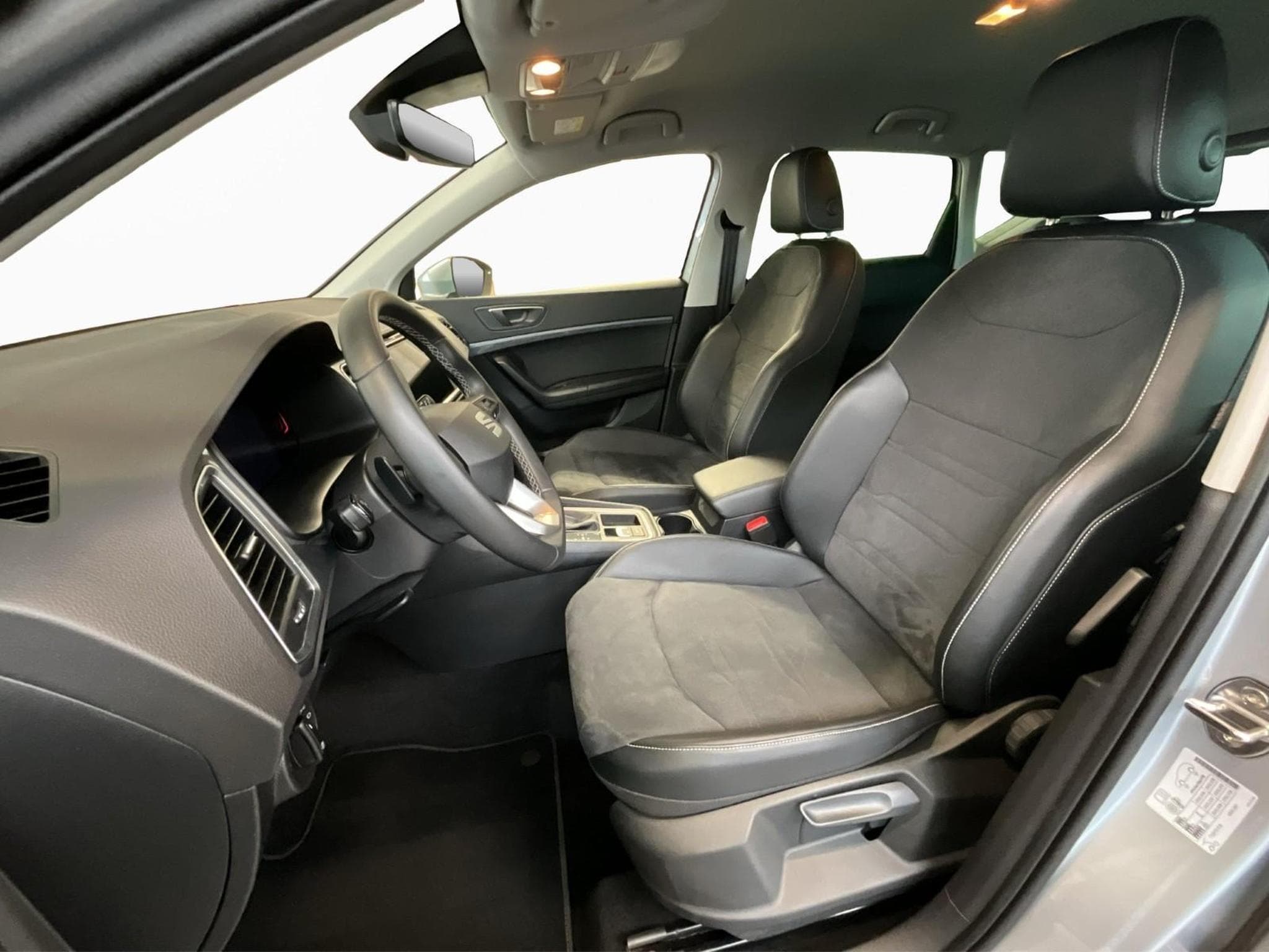 Seat Ateca Style+DSG+Led+Navi+Park-Assist+P.Vision (2025) - Photo 9
