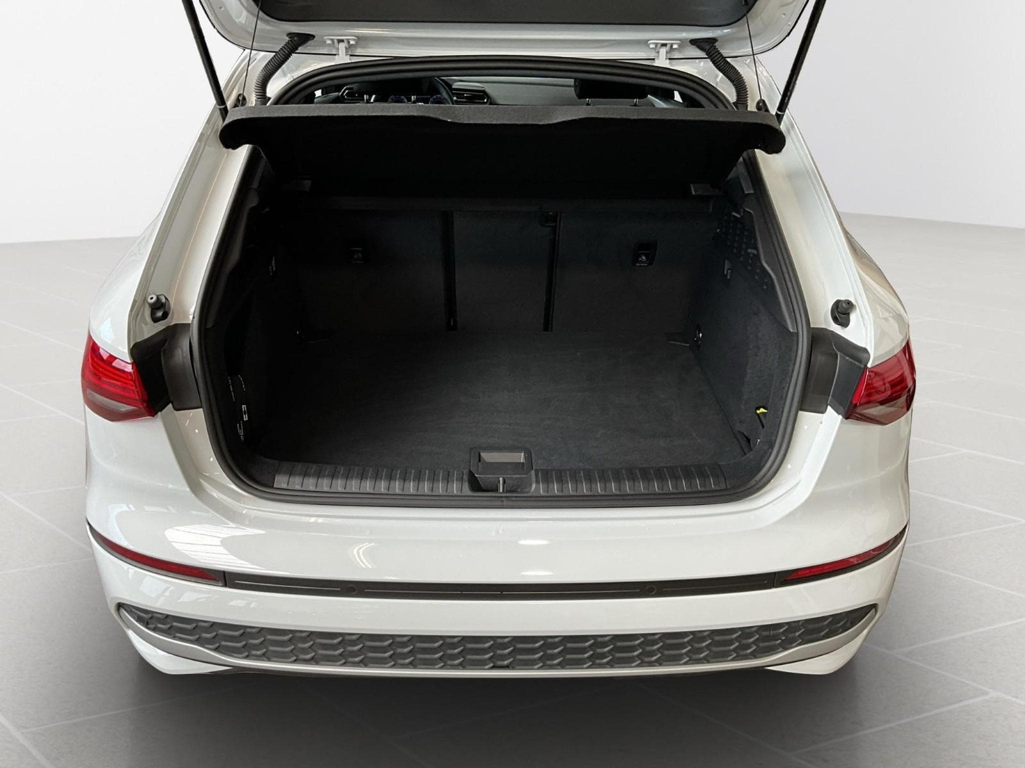 Audi A3 SB+Advanced+S-Tronic+P.Business+LED+Navi (2025) - Photo 16