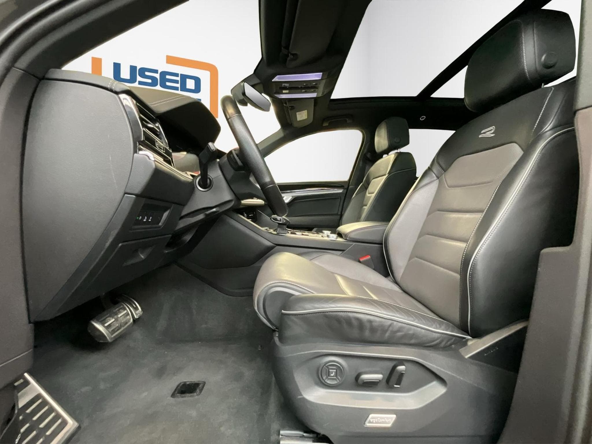 VW Touareg R-Line+V6+4M+DSG+Black-Style+Pano+AHK+Stand-H.+Luft. (2021) - Foto 9