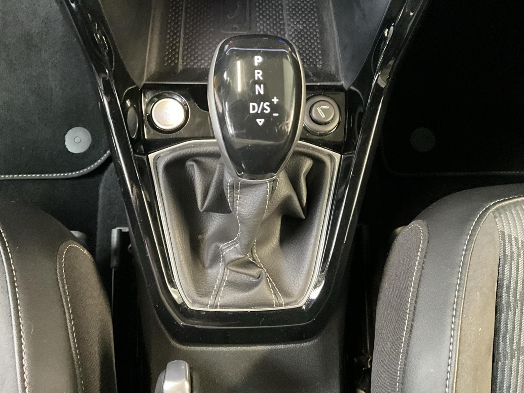 VW T-Cross R-Line+DSG+IQ-Light+RearView+Navi+AHK (2024) - Foto 12