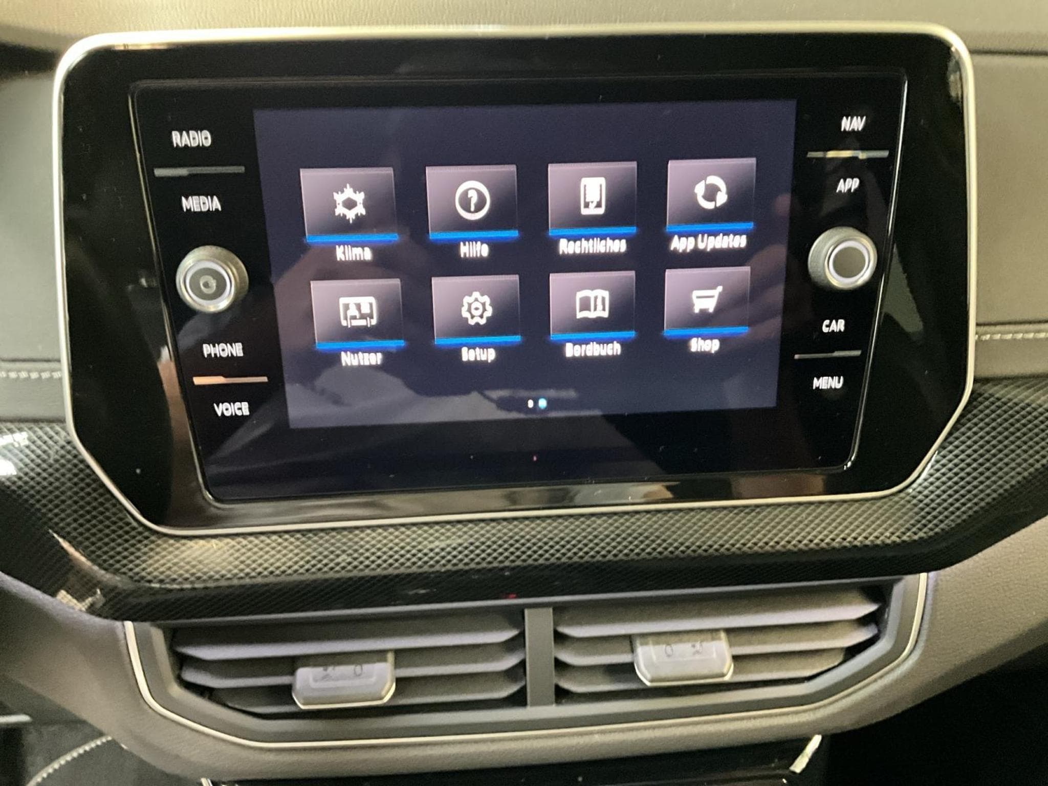 VW T-Cross R-Line+DSG+IQ-Light+RearView+Navi+AHK (2024) - Foto 18