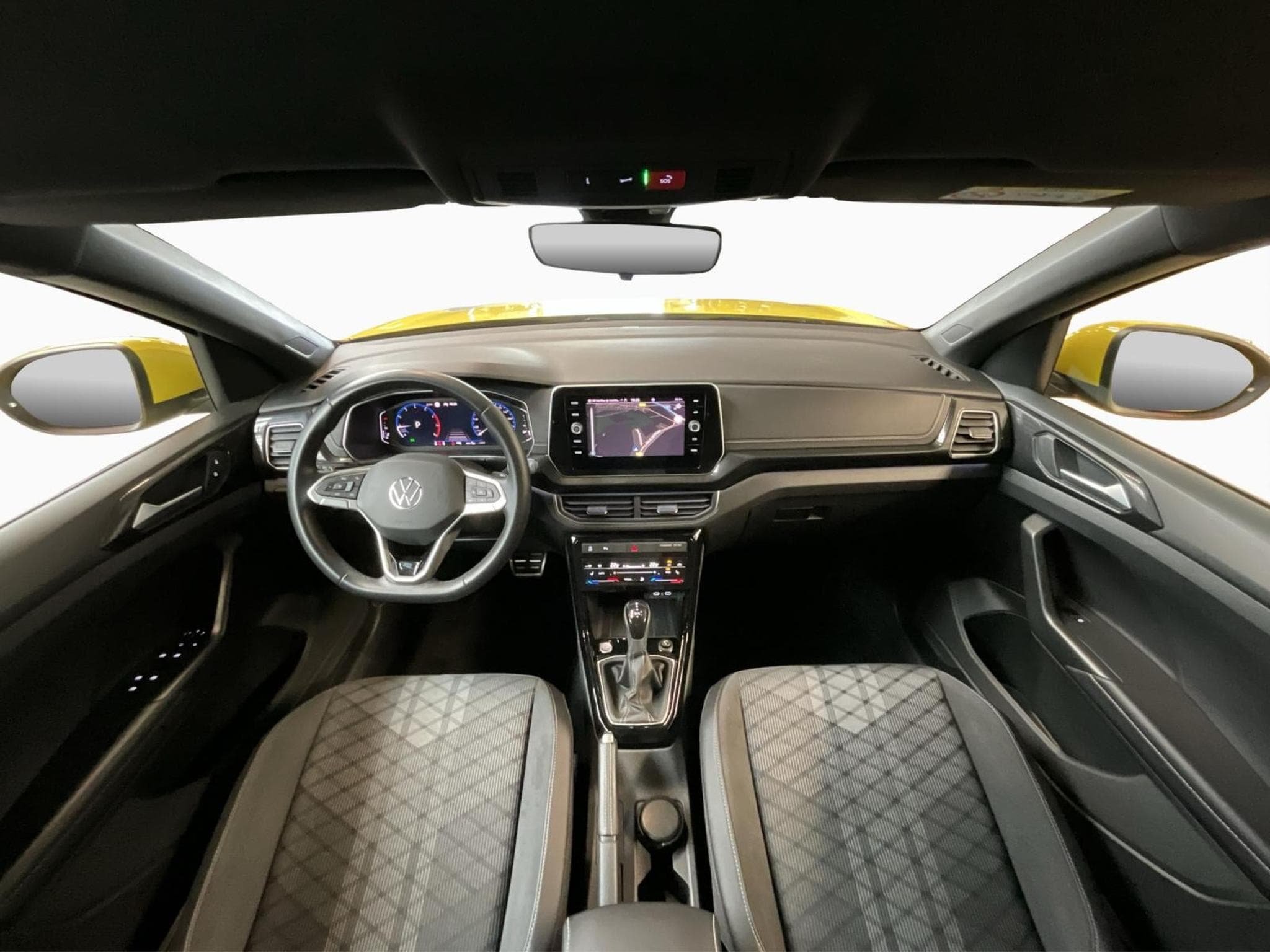 VW T-Cross R-Line+DSG+IQ-Light+RearView+Navi+AHK (2024) - Foto 2
