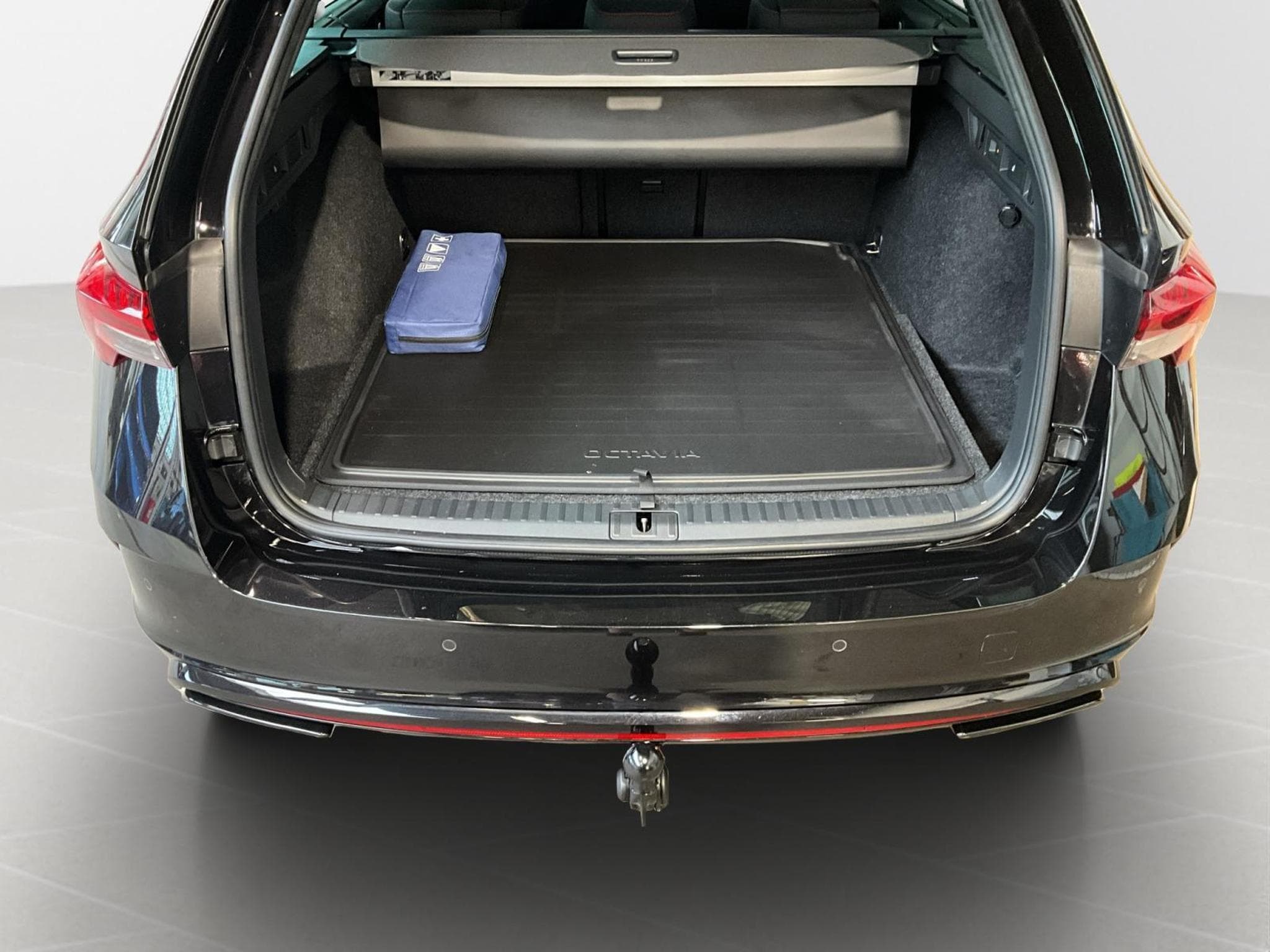 Skoda Octavia RS+DSG+Pano+AHK+P.Comfort+P.Simply-Clever (2025) - Foto 17