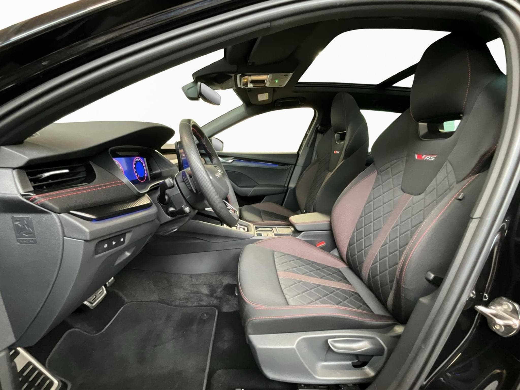 Skoda Octavia RS+DSG+Pano+AHK+P.Comfort+P.Simply-Clever (2025) - Foto 9