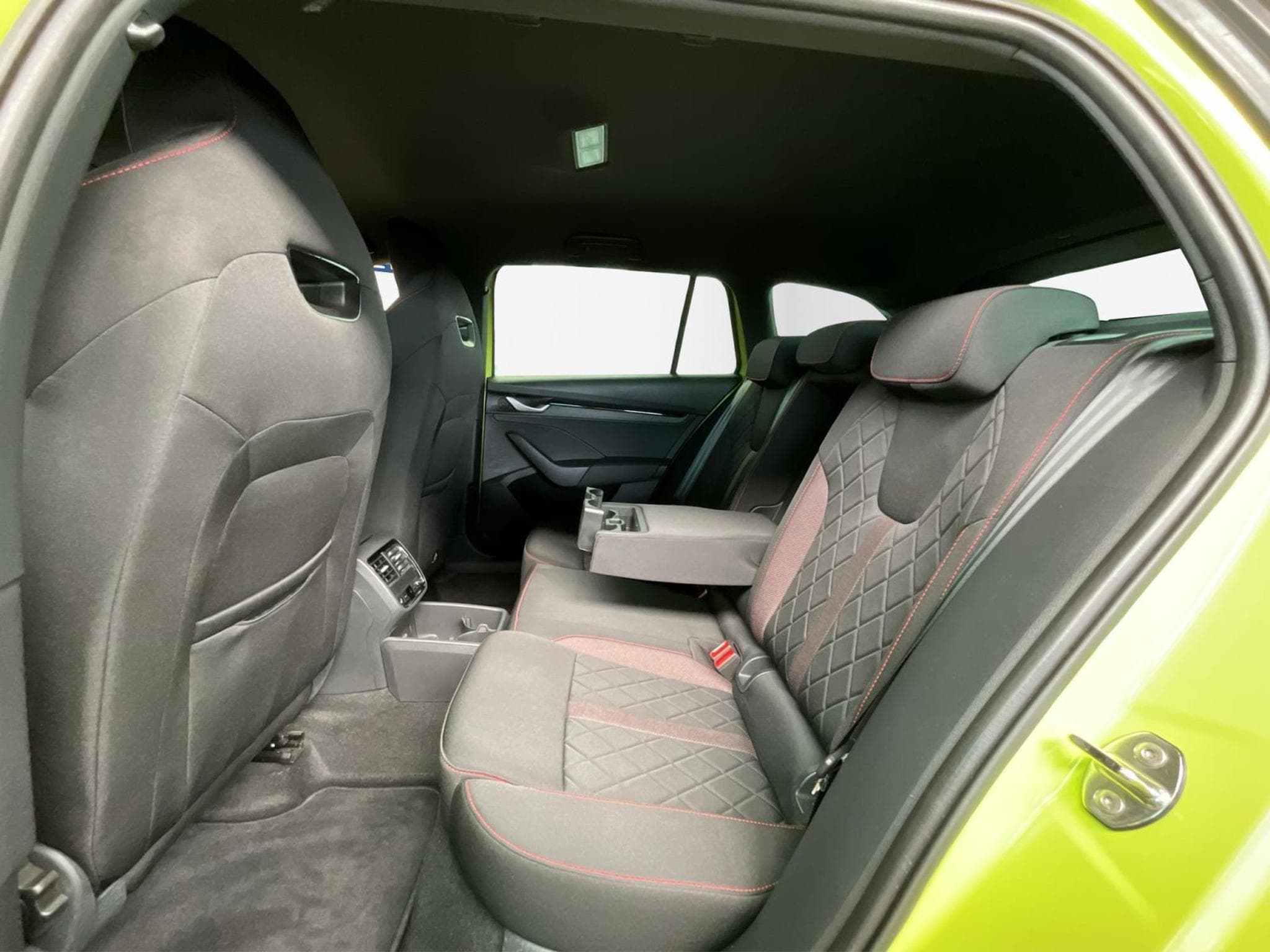 Skoda Octavia RS+DSG+Head.Up+P.Ass.-Drive+ (2025) - Foto 15