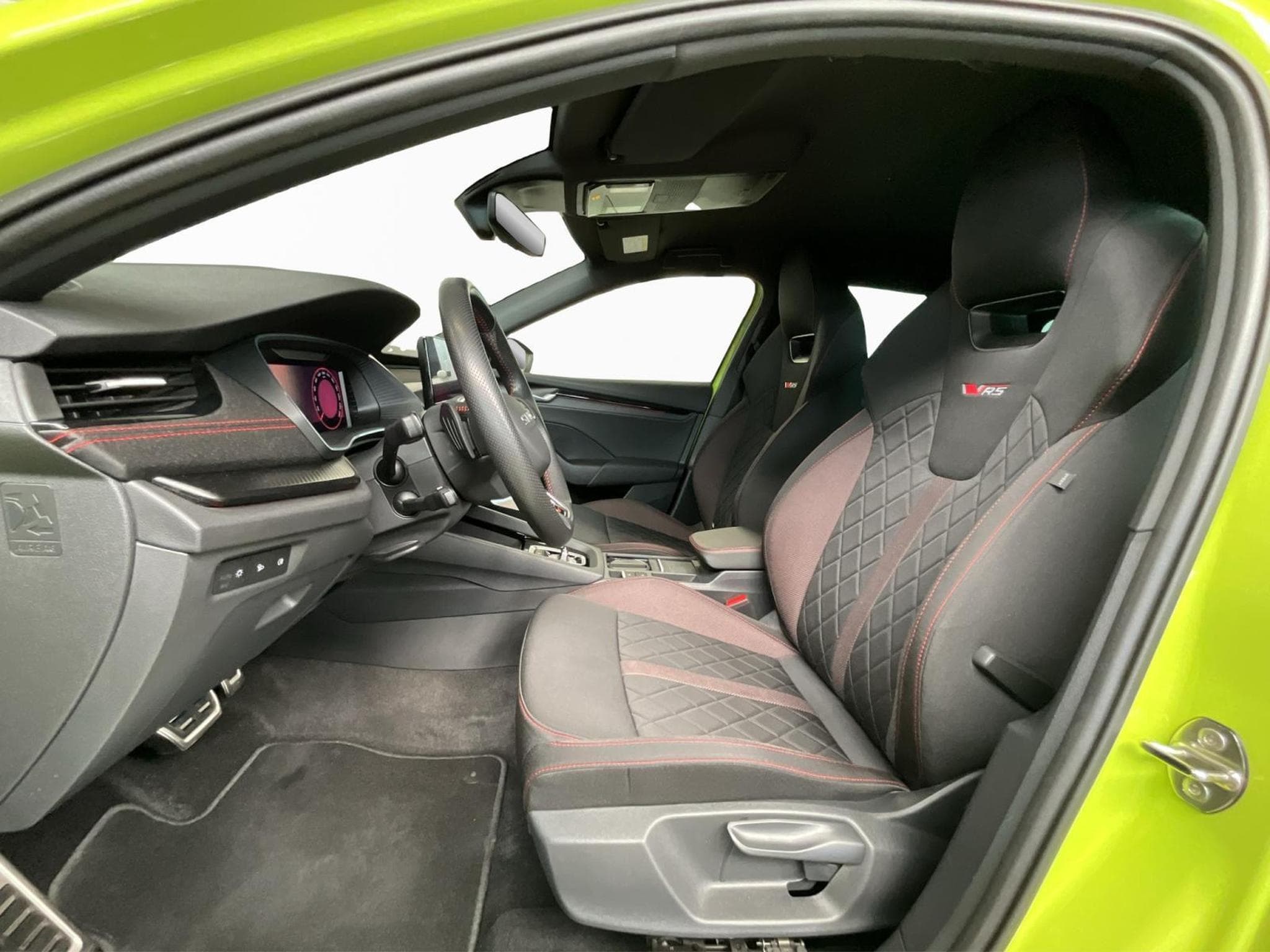 Skoda Octavia RS+DSG+Head.Up+P.Ass.-Drive+ (2025) - Foto 9