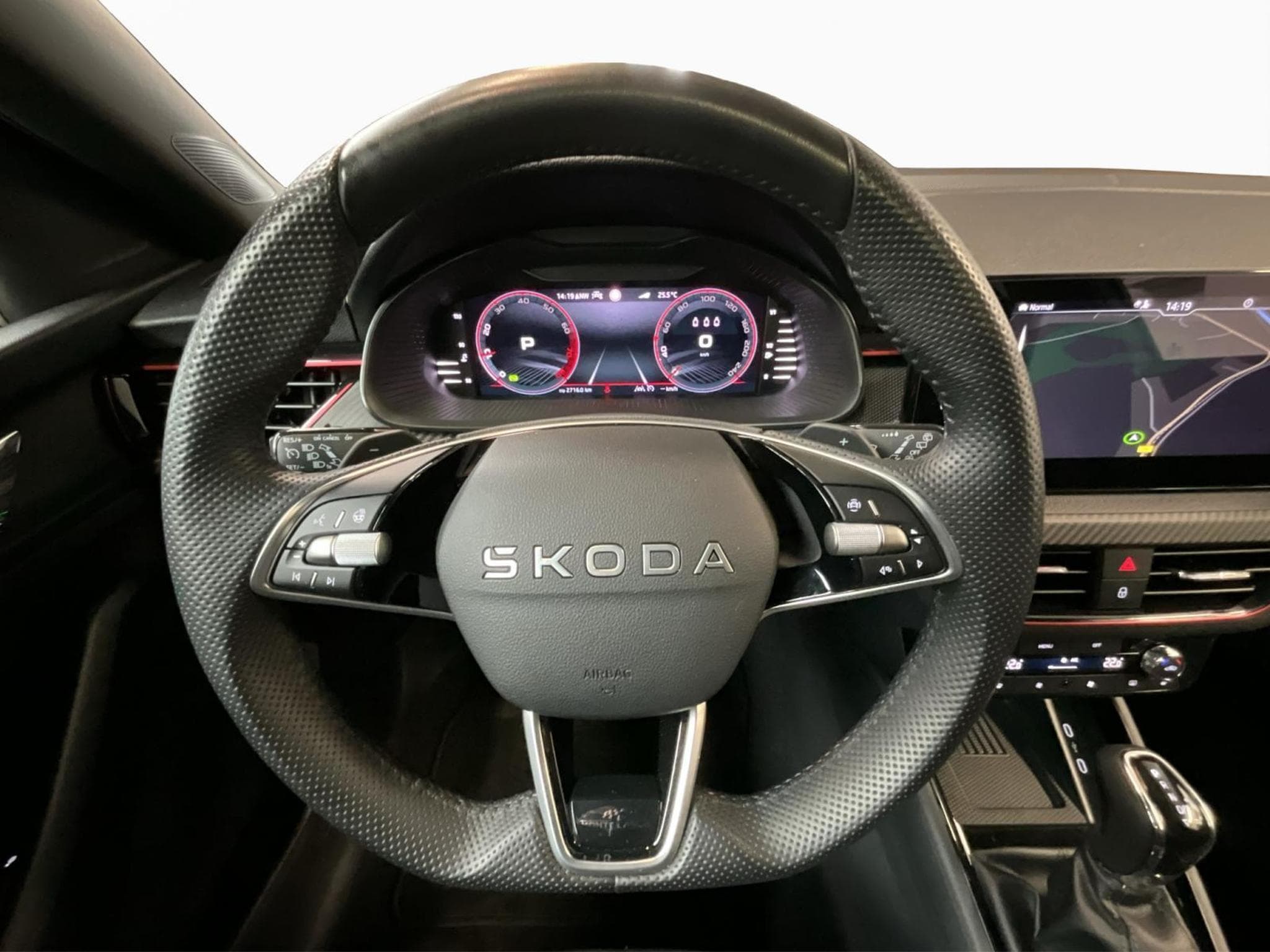 Skoda Scala Monte-Carlo+LED+NAVI+PANO+LM17+DAB (2025) - Foto 10