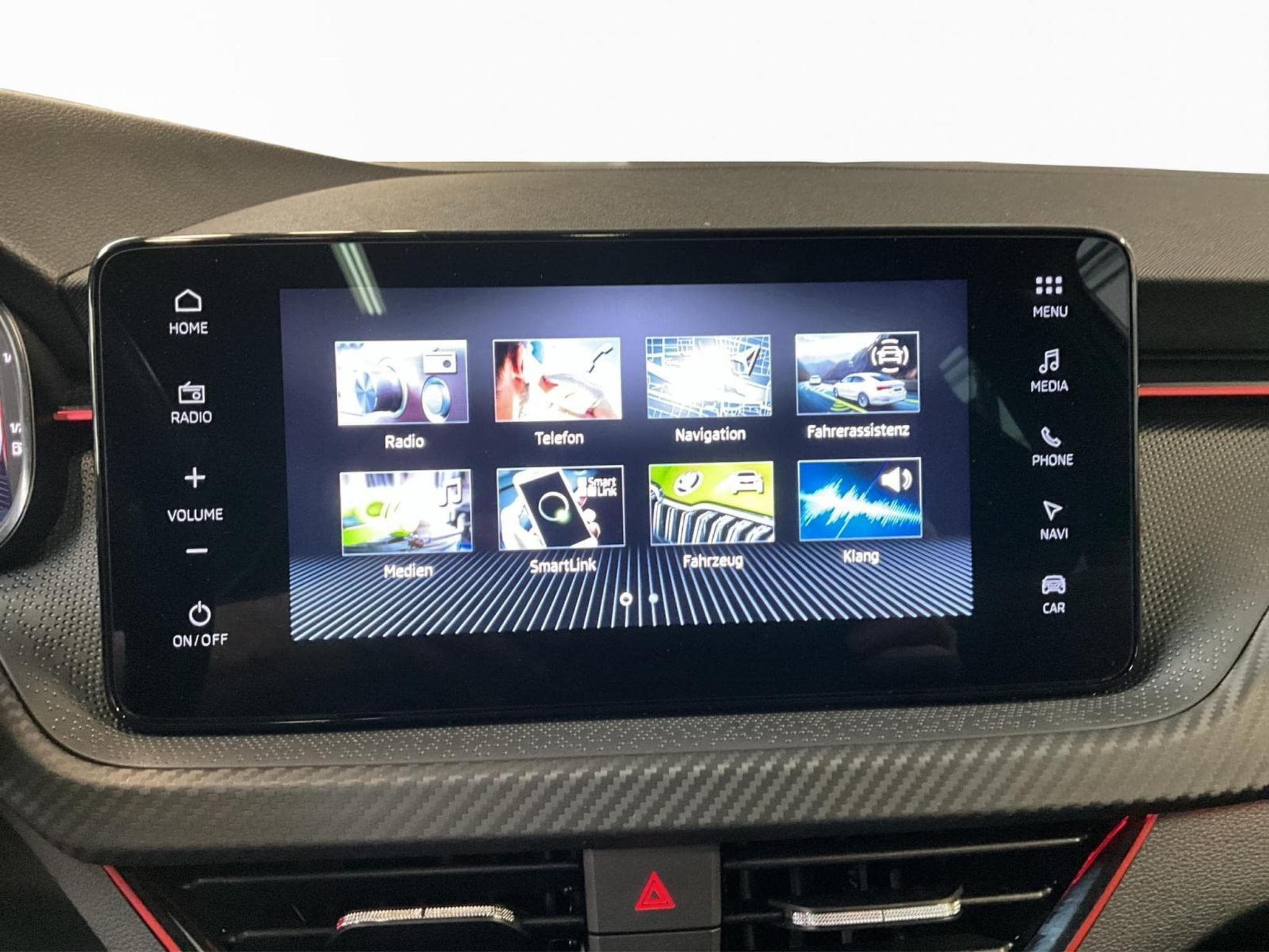 Skoda Scala Monte-Carlo+LED+NAVI+PANO+LM17+DAB (2025) - Foto 13