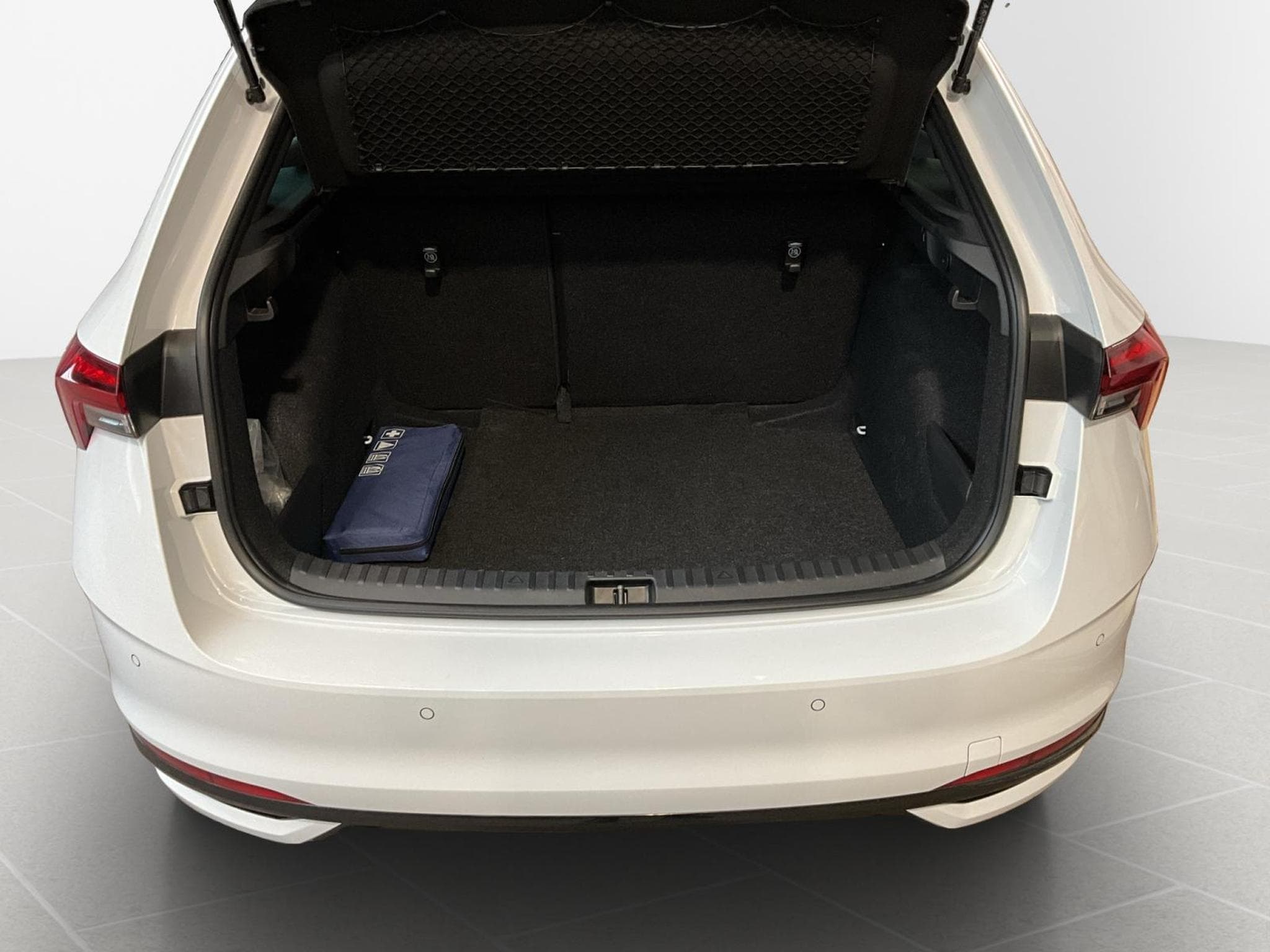 Skoda Scala Monte-Carlo+LED+NAVI+PANO+LM17+DAB (2025) - Foto 17