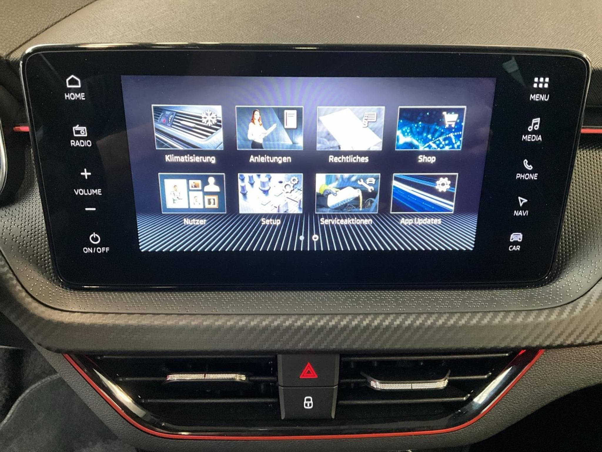 Skoda Scala Monte-Carlo+LED+NAVI+PANO+LM17+DAB (2025) - Foto 19