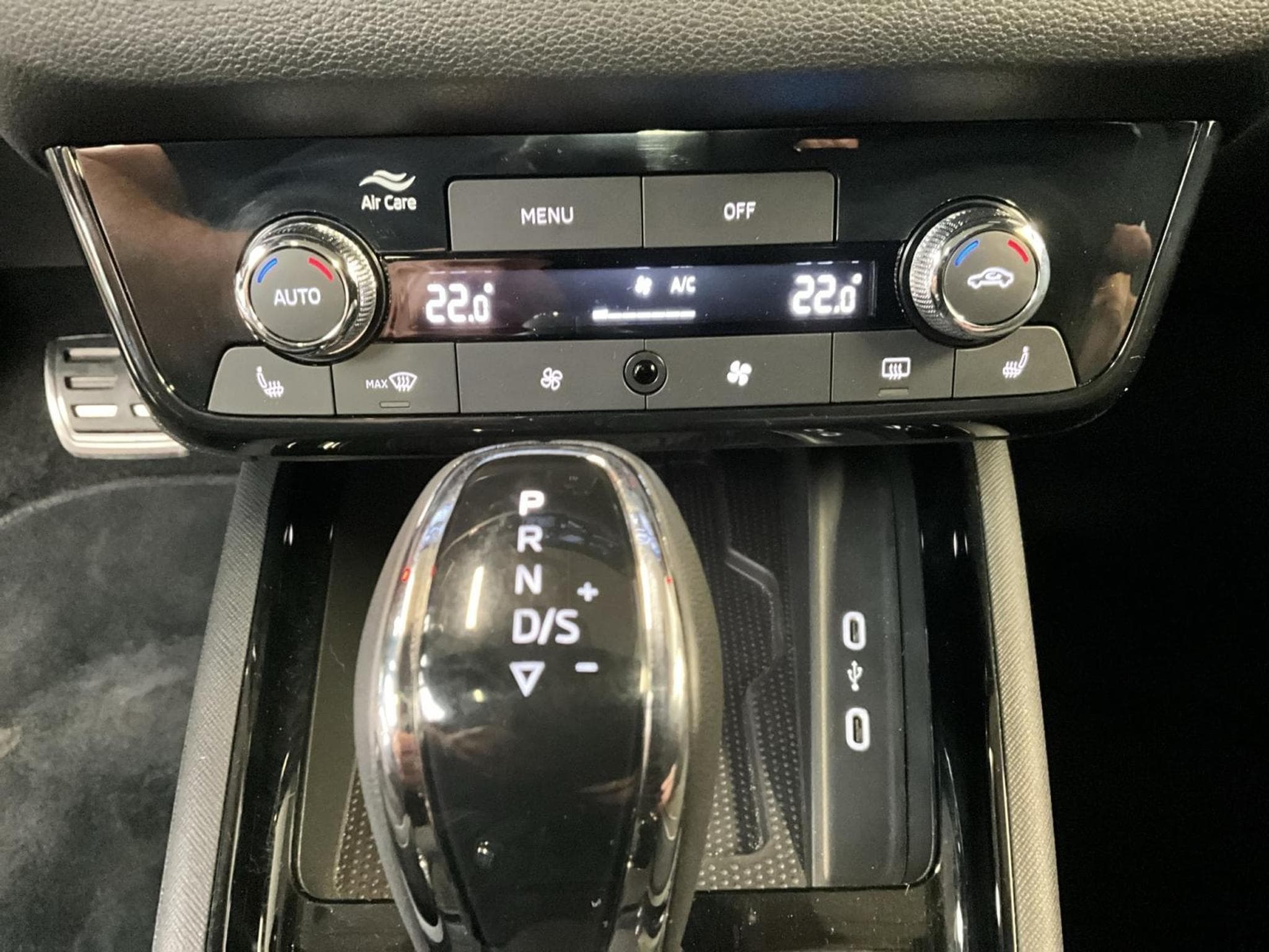 Skoda Scala Monte-Carlo+LED+NAVI+PANO+LM17+DAB (2025) - Foto 20