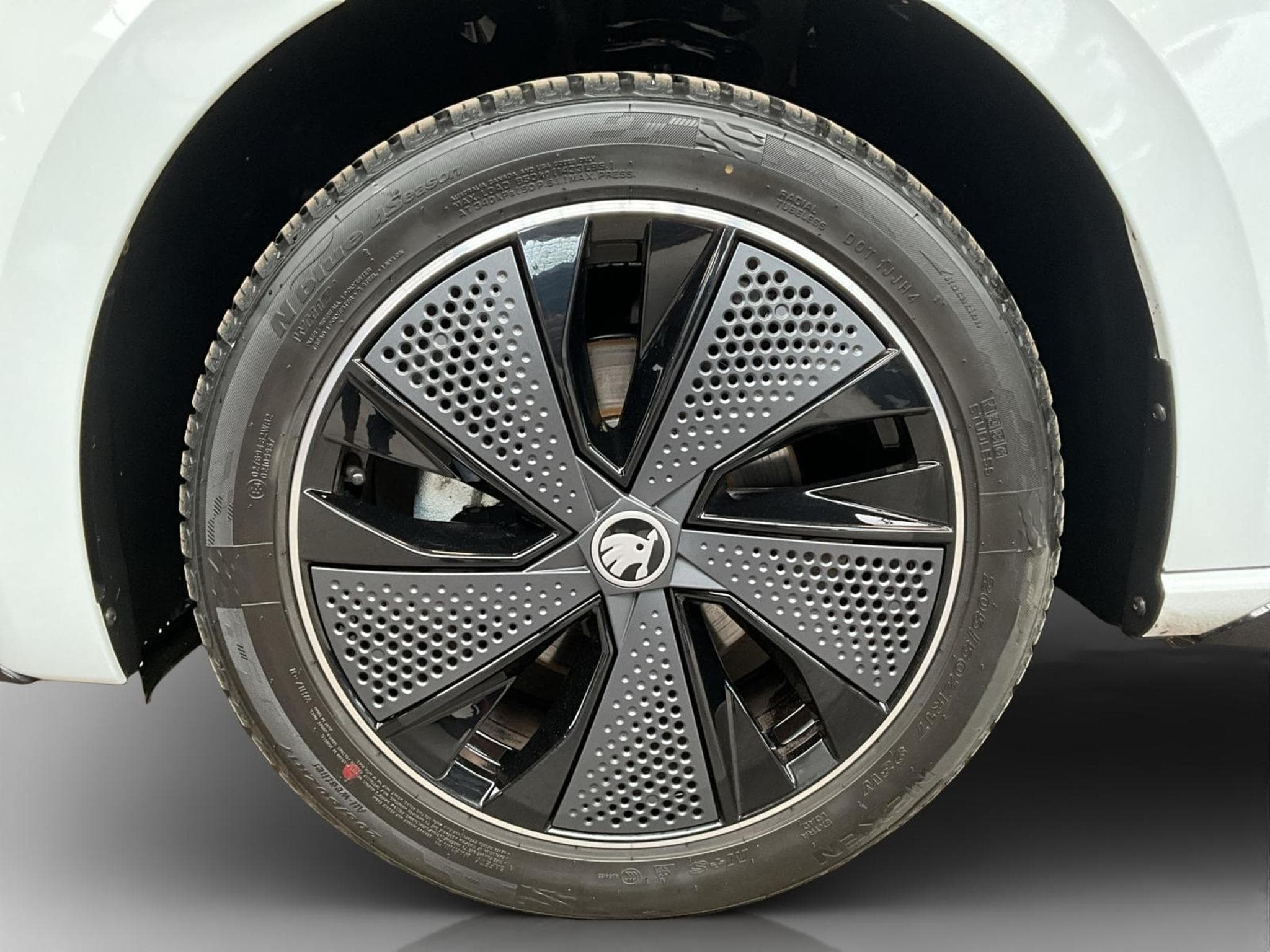 Skoda Scala Monte-Carlo+LED+NAVI+PANO+LM17+DAB (2025) - Foto 8