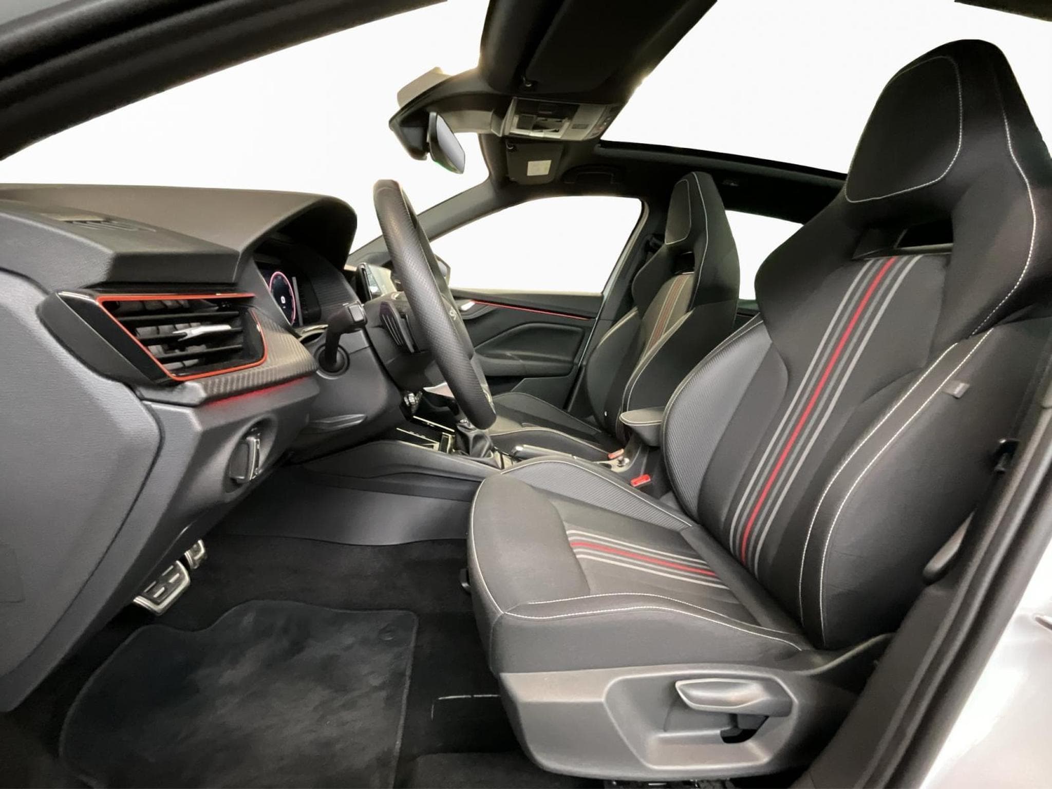 Skoda Scala Monte-Carlo+LED+NAVI+PANO+LM17+DAB (2025) - Foto 9