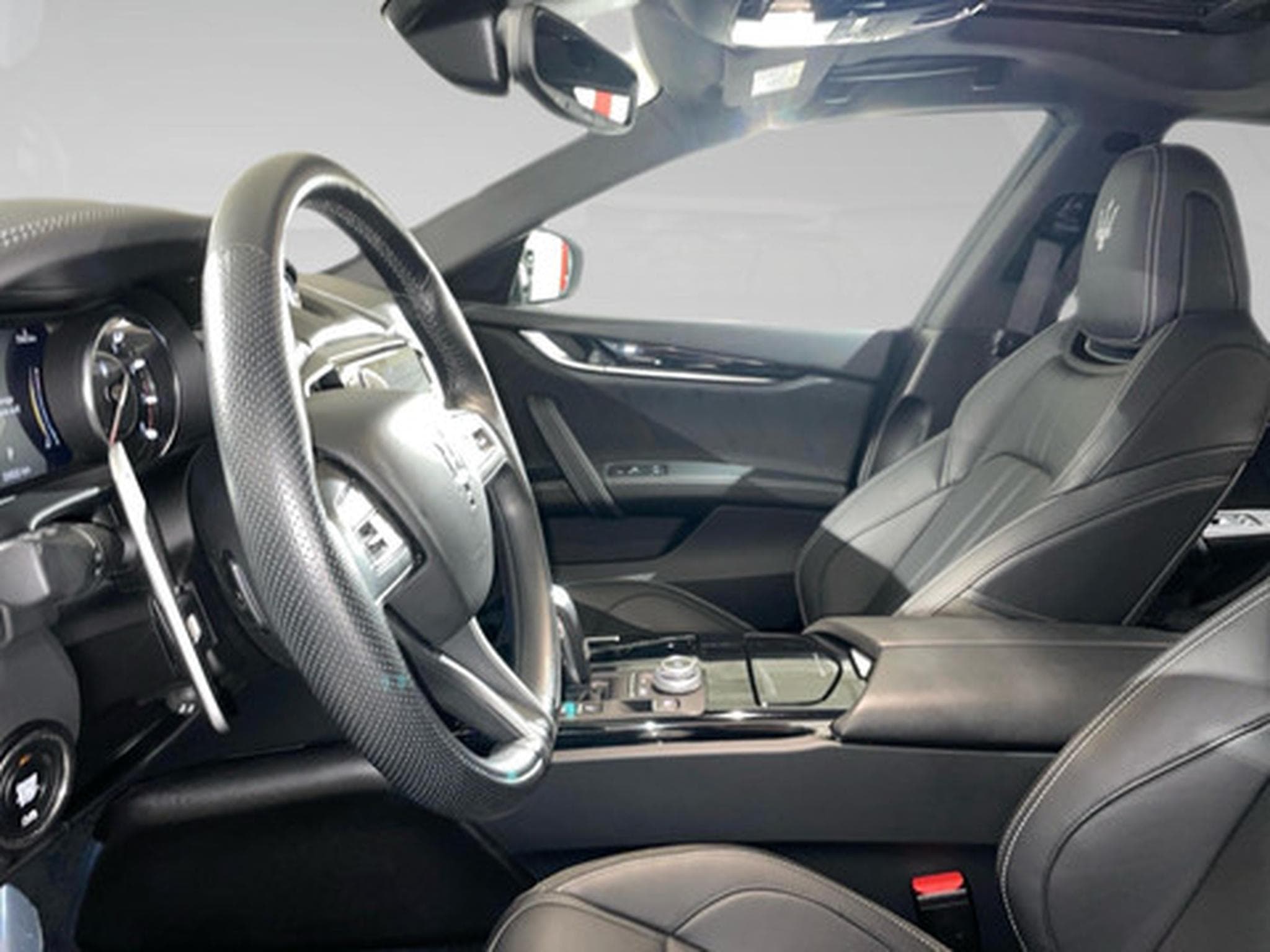 Maserati Ghibli 3.0 V6 Modena S Aut. 4x4 (2022) - Photo 3