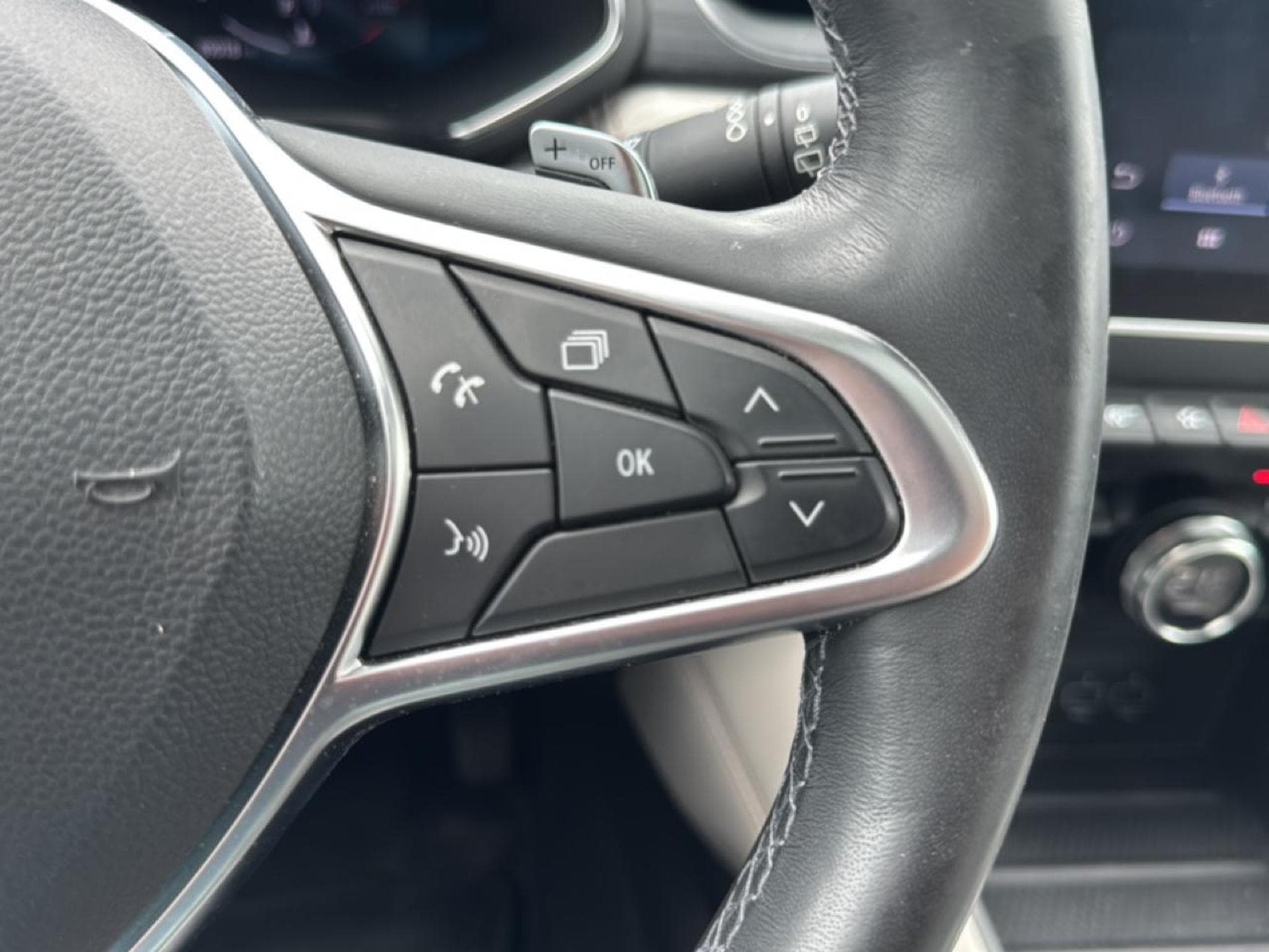 Renault Captur 1.5 BLUE DCI 115 INITIALE PARIS EDC (2020) - Photo 18