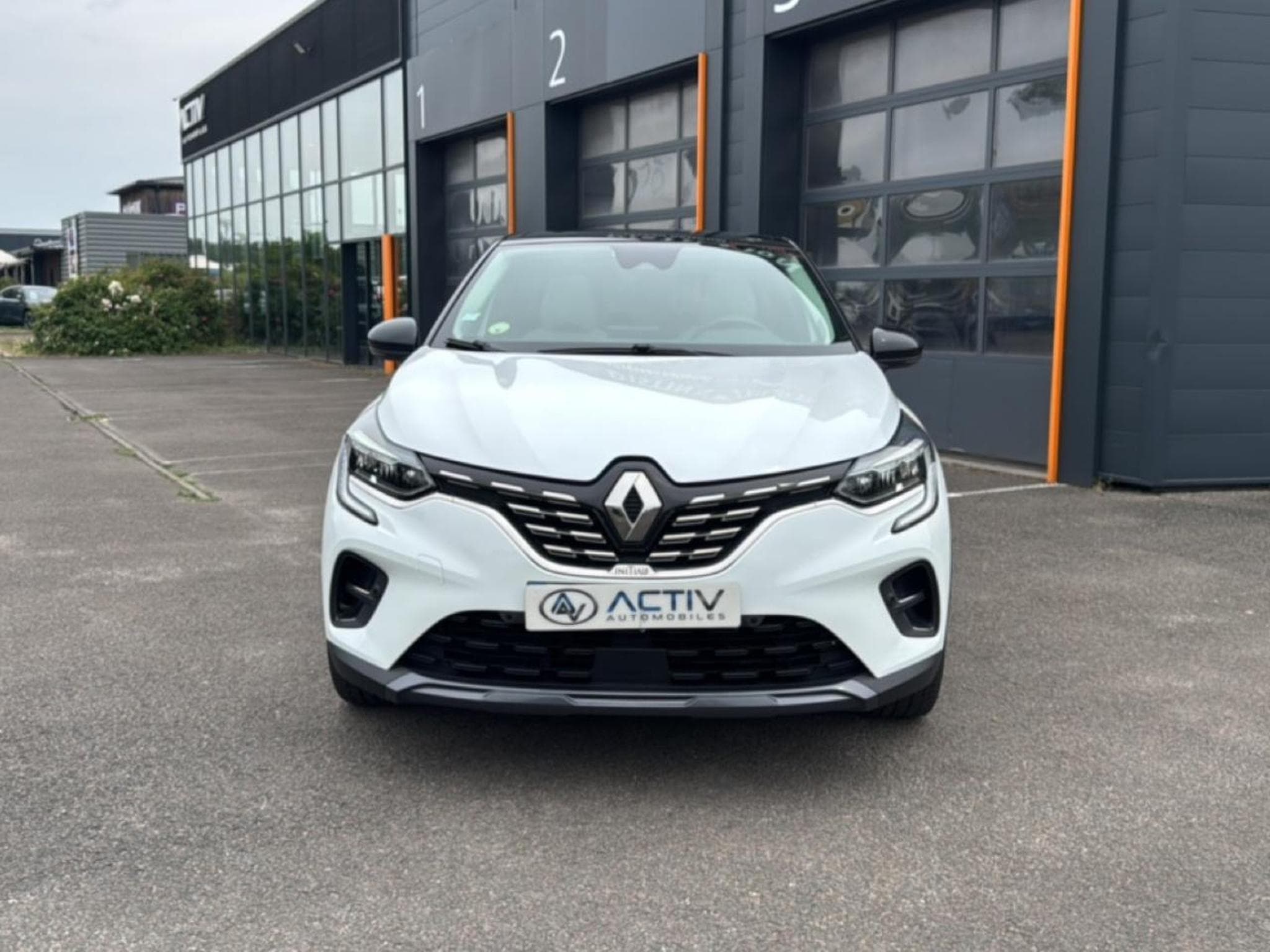 Renault Captur 1.5 BLUE DCI 115 INITIALE PARIS EDC (2020) - Photo 2