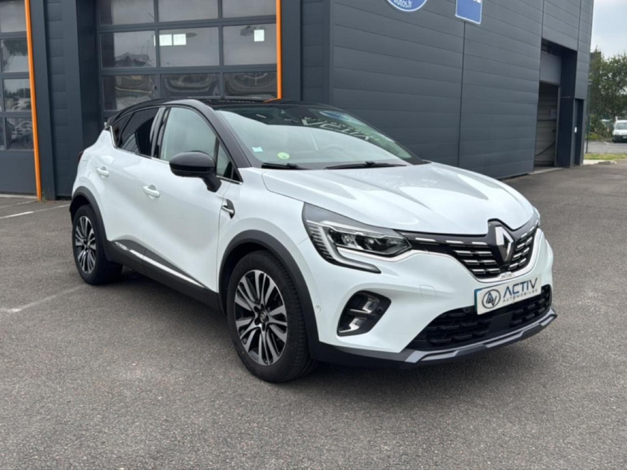 Renault Captur 1.5 BLUE DCI 115 INITIALE PARIS EDC (2020) - Photo 3