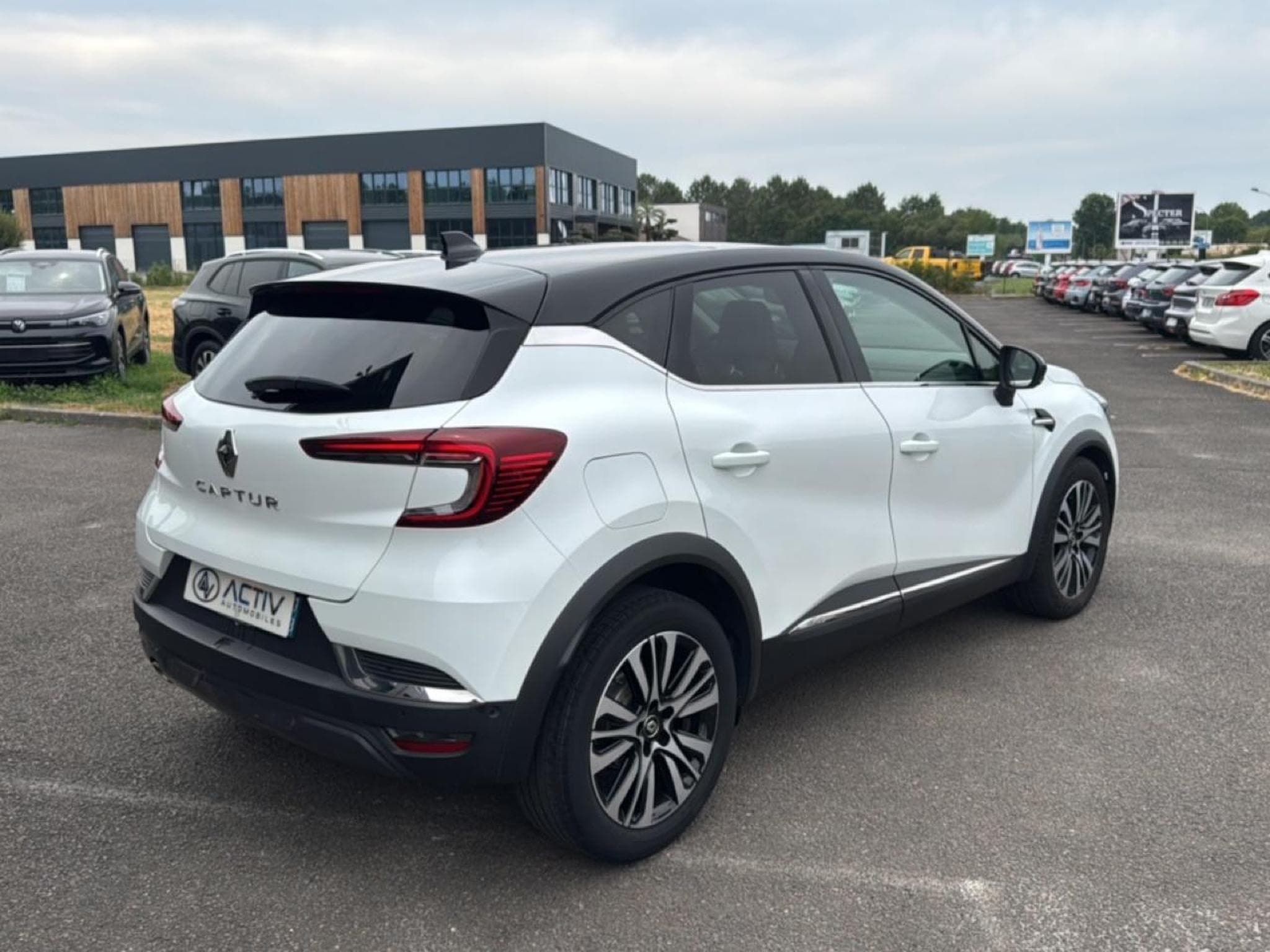 Renault Captur 1.5 BLUE DCI 115 INITIALE PARIS EDC (2020) - Photo 5