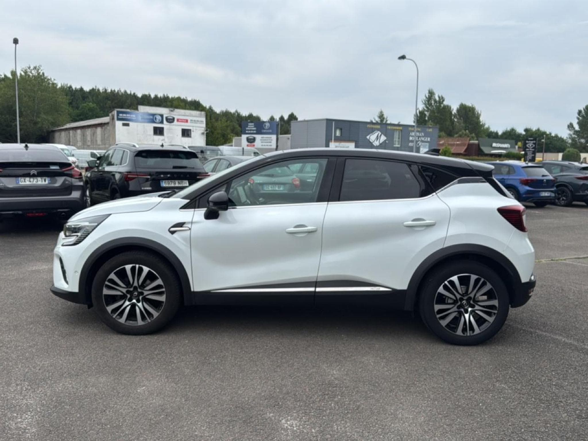 Renault Captur 1.5 BLUE DCI 115 INITIALE PARIS EDC (2020) - Photo 8