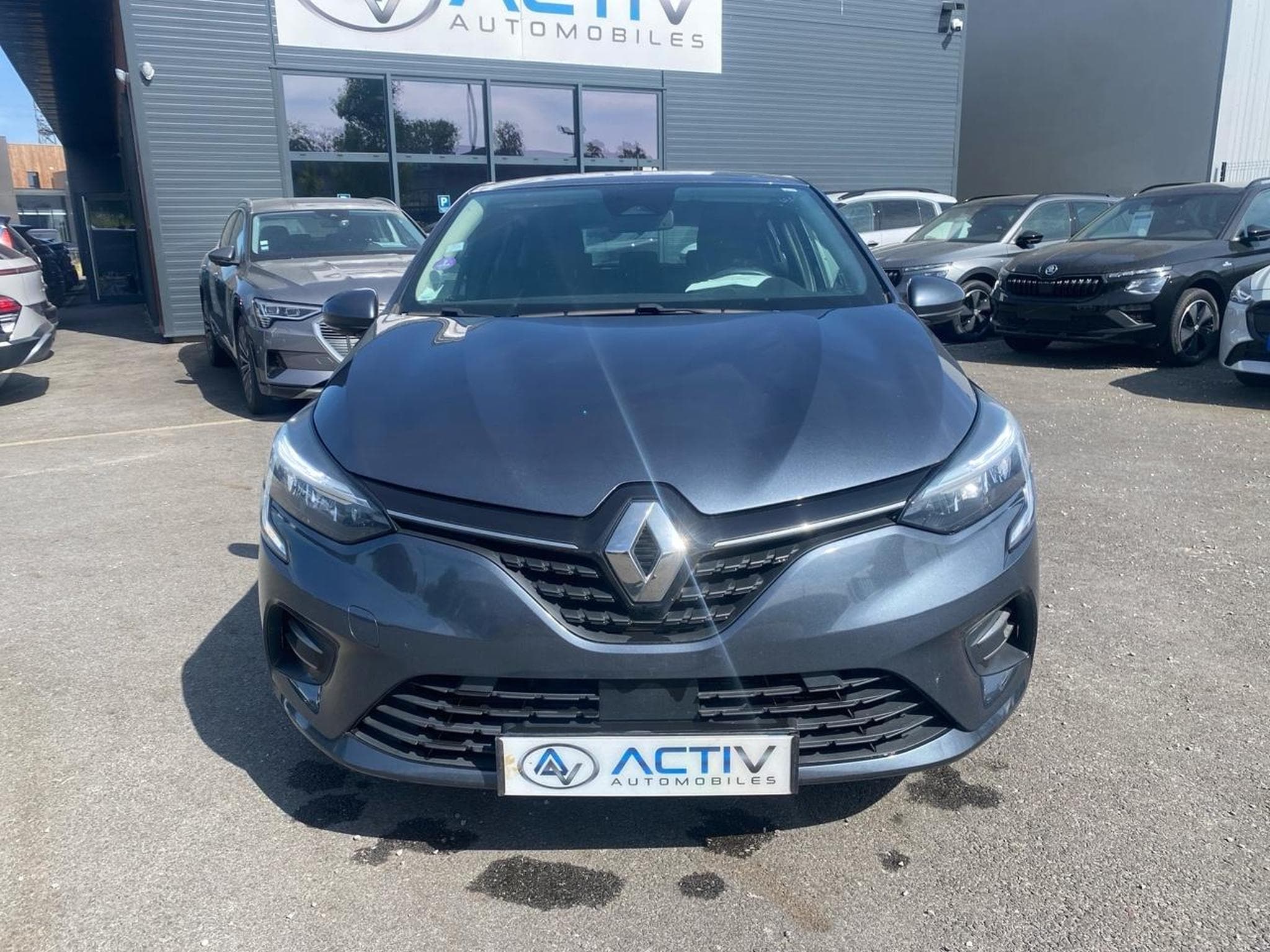 Renault Clio 1.6 E-TECH 140 BUSINESS (2020) - Photo 2