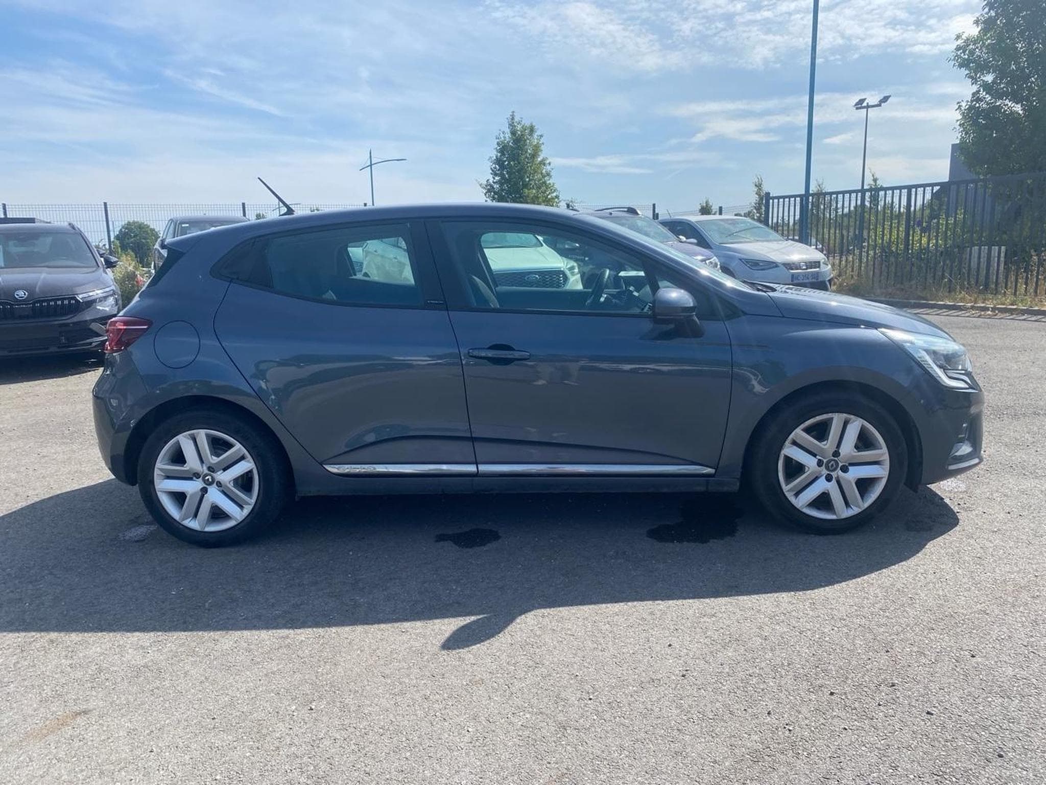 Renault Clio 1.6 E-TECH 140 BUSINESS (2020) - Photo 4
