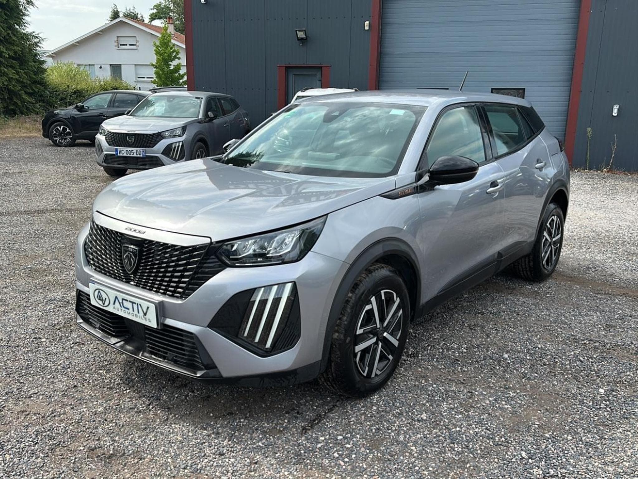 Peugeot 2008 1.2 HYBRID 145 STYLE E-DCS6 (2025) - Photo 1