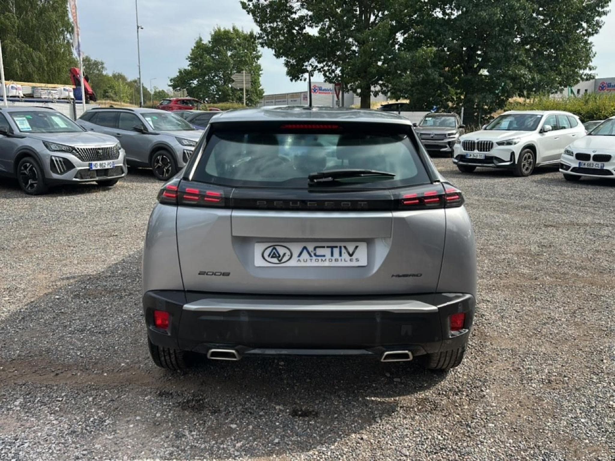 Peugeot 2008 1.2 HYBRID 145 STYLE E-DCS6 (2025) - Photo 6