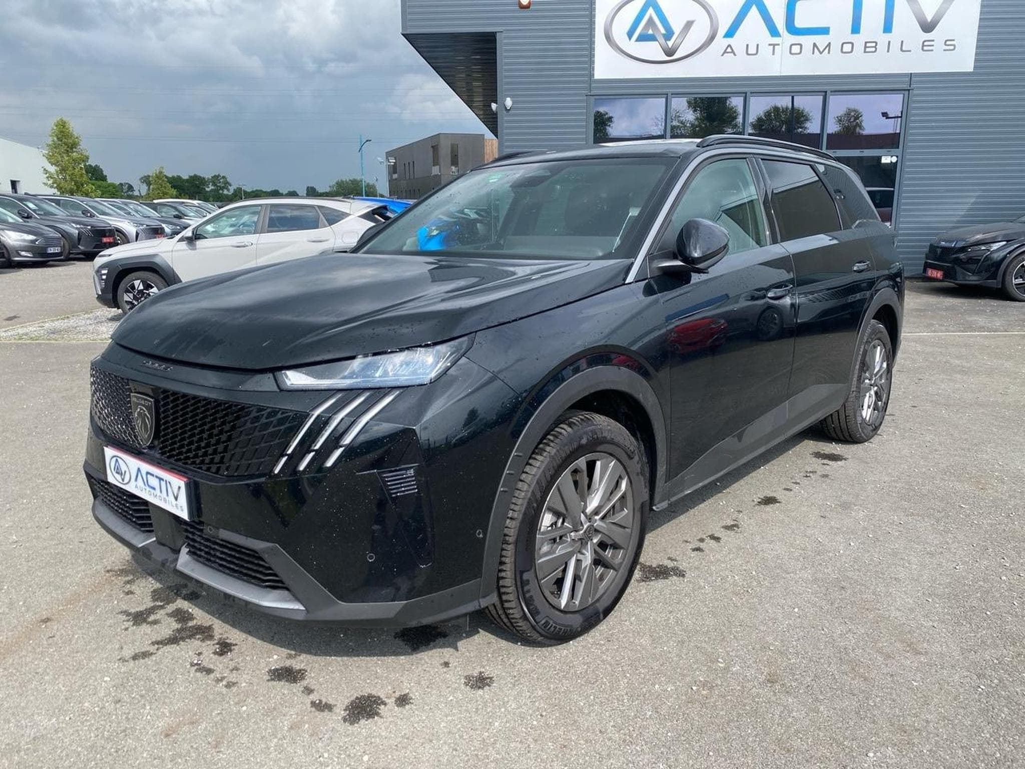 Peugeot 5008 HYBRID 145 ALLURE E-DCS6 (2025) - Photo 1