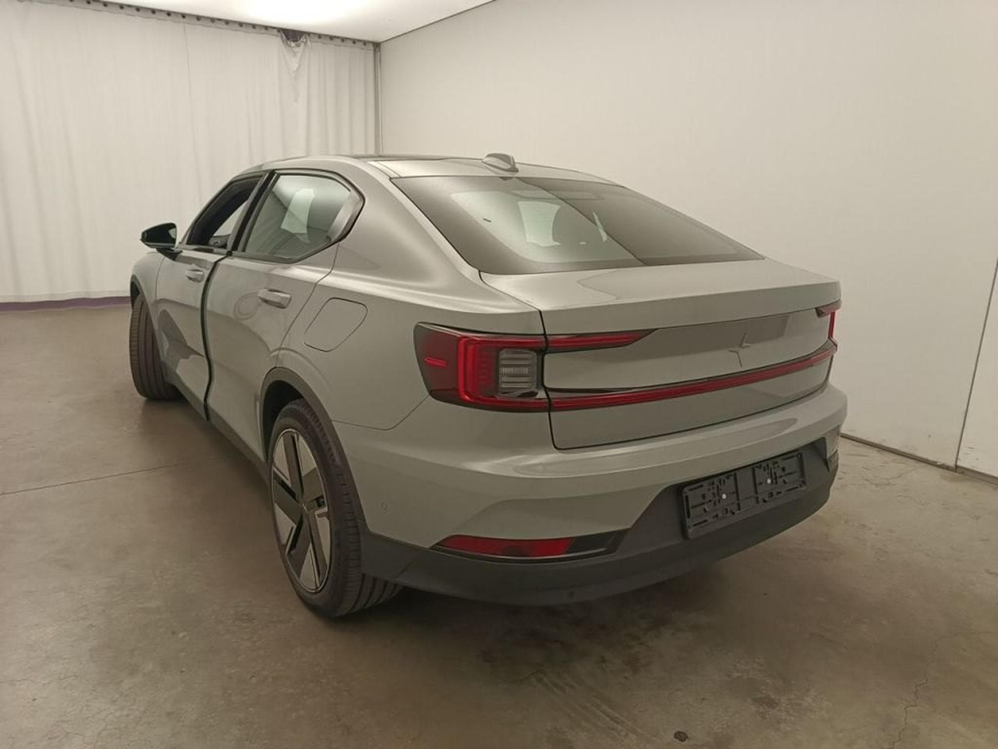 Polestar 2 Pilot Plus Climate (2025) - Photo 1