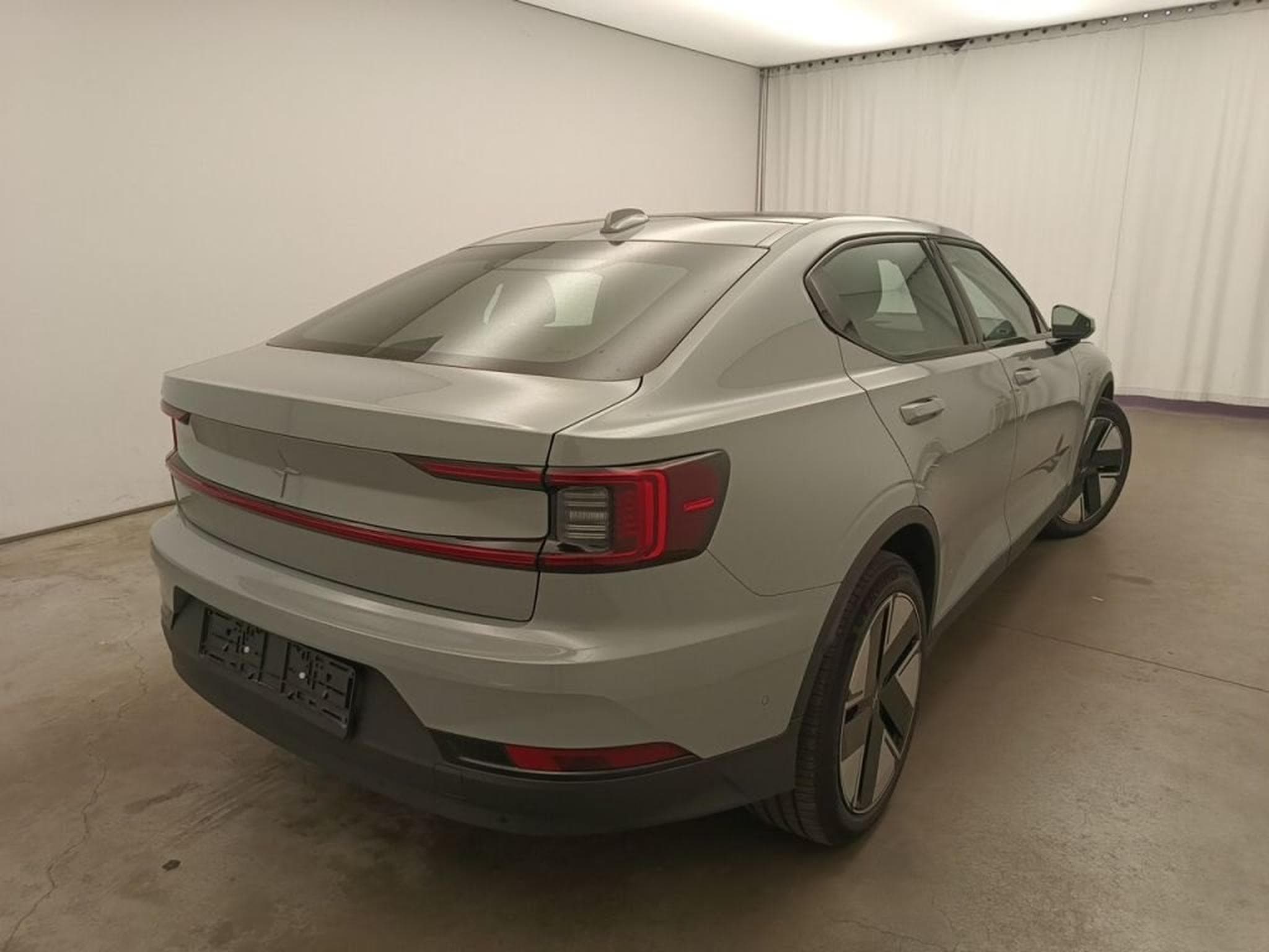 Polestar 2 Pilot Plus Climate (2025) - Photo 2