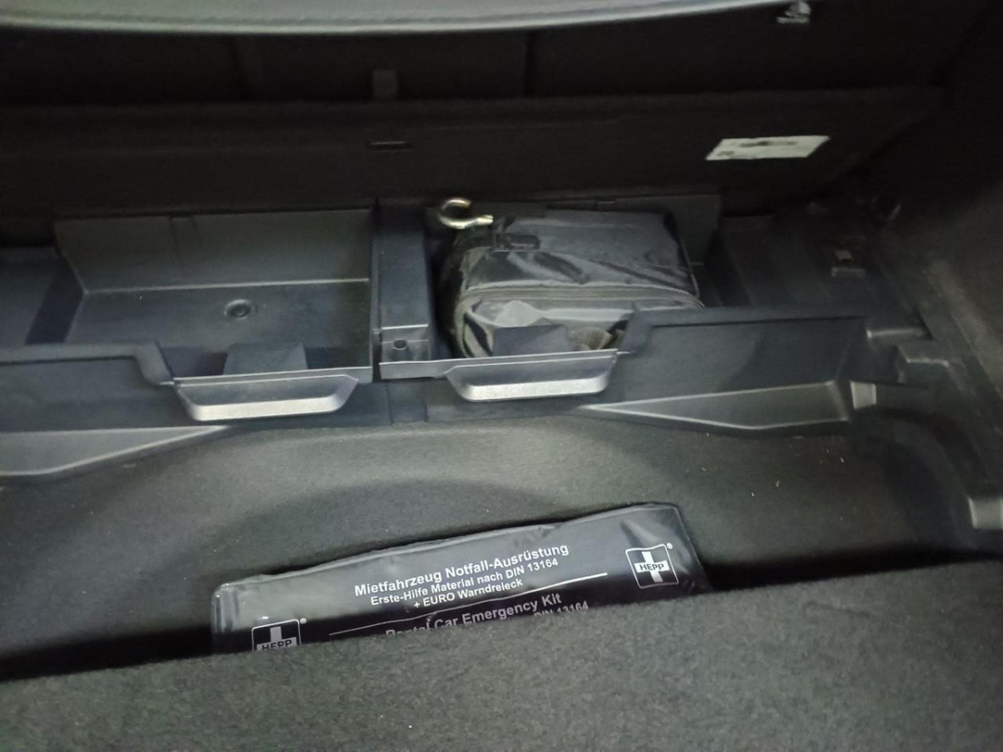 Peugeot 308 Allure 130 hp EAT8 (2024) - Photo 20