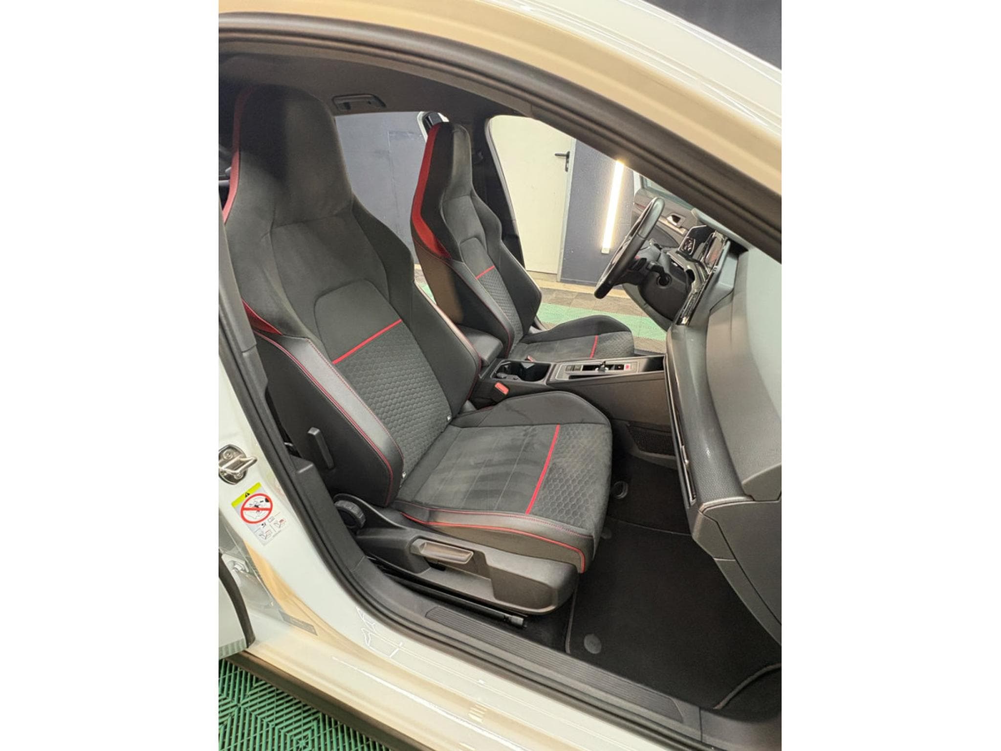 VW Golf GTI Clubsport 2.0 TSI 221KW DSG (2021) - Photo 10