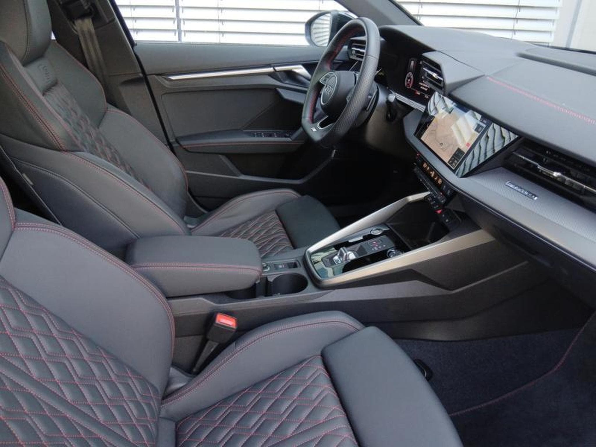 Audi A3 Sportback S-Line 40 TDI quattro s-tronic (2023) - Photo 10