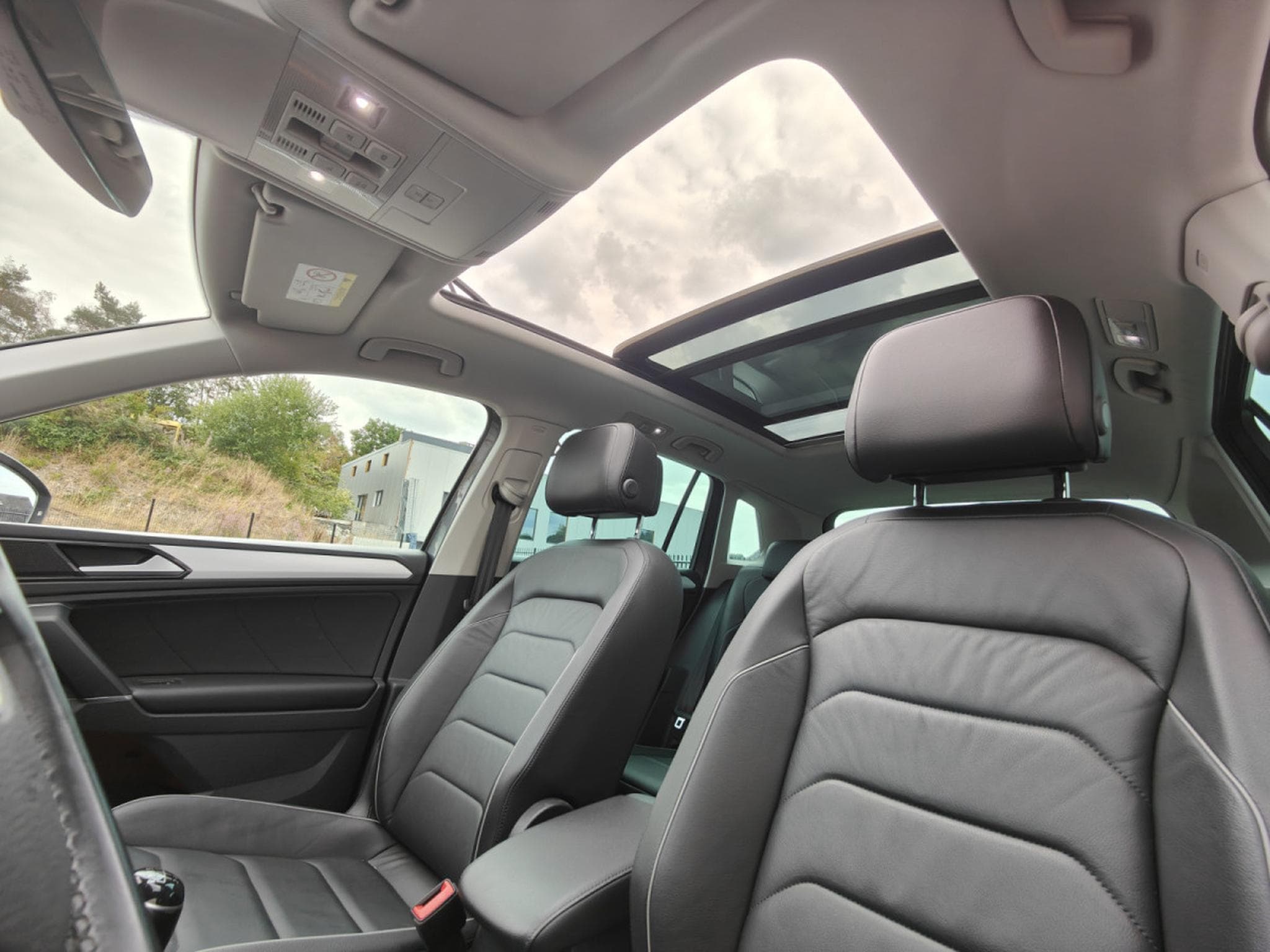 VW Tiguan 1.4 TSI CARPLAY TOIT OUVRANT CUIR GPS BLUETOOTH CAMERA (2017) - Photo 14