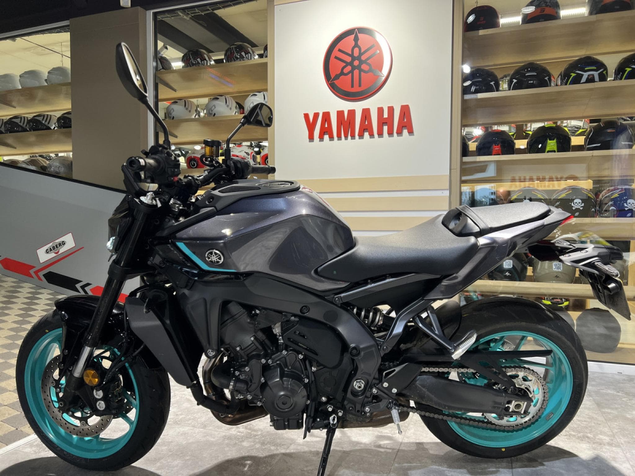 Yamaha MT09 Y-AMT (2024) - Photo 4